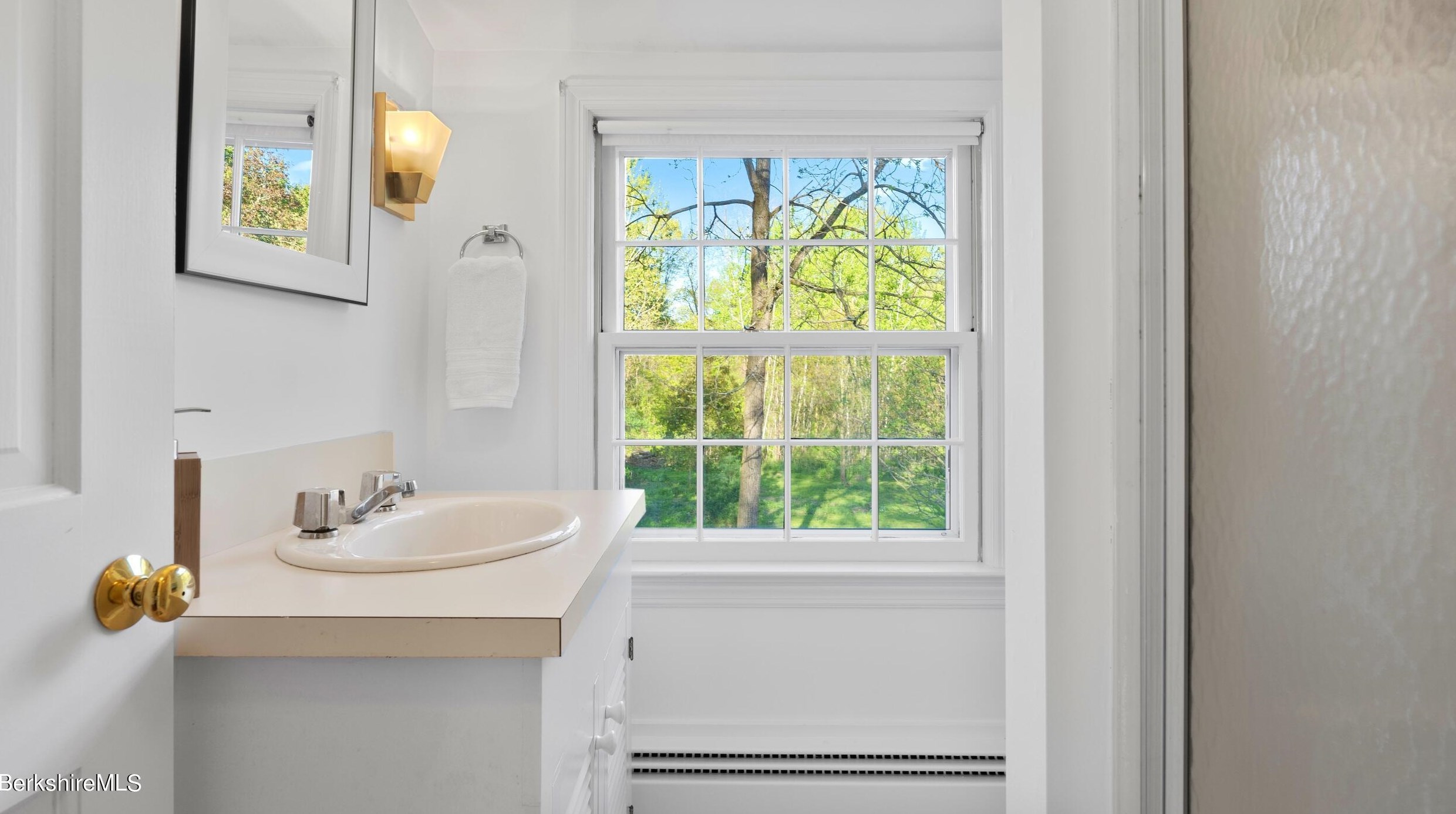 49 Bow Wow Rd, Sheffield MA 01257-9609 exterior