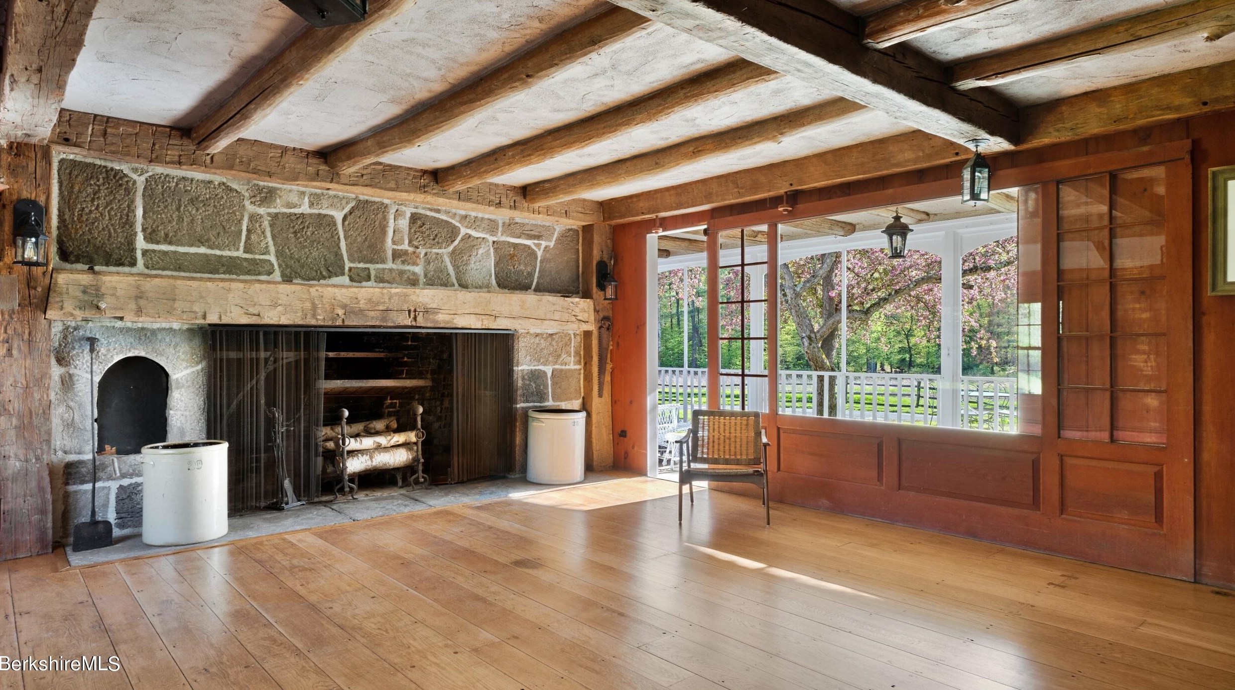 49 Bow Wow Rd, Sheffield MA 01257-9609 exterior