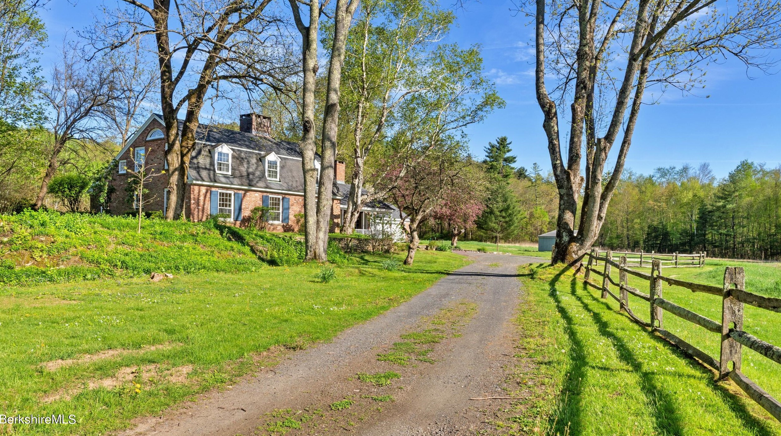 49 Bow Wow Rd, Sheffield MA 01257-9609 exterior