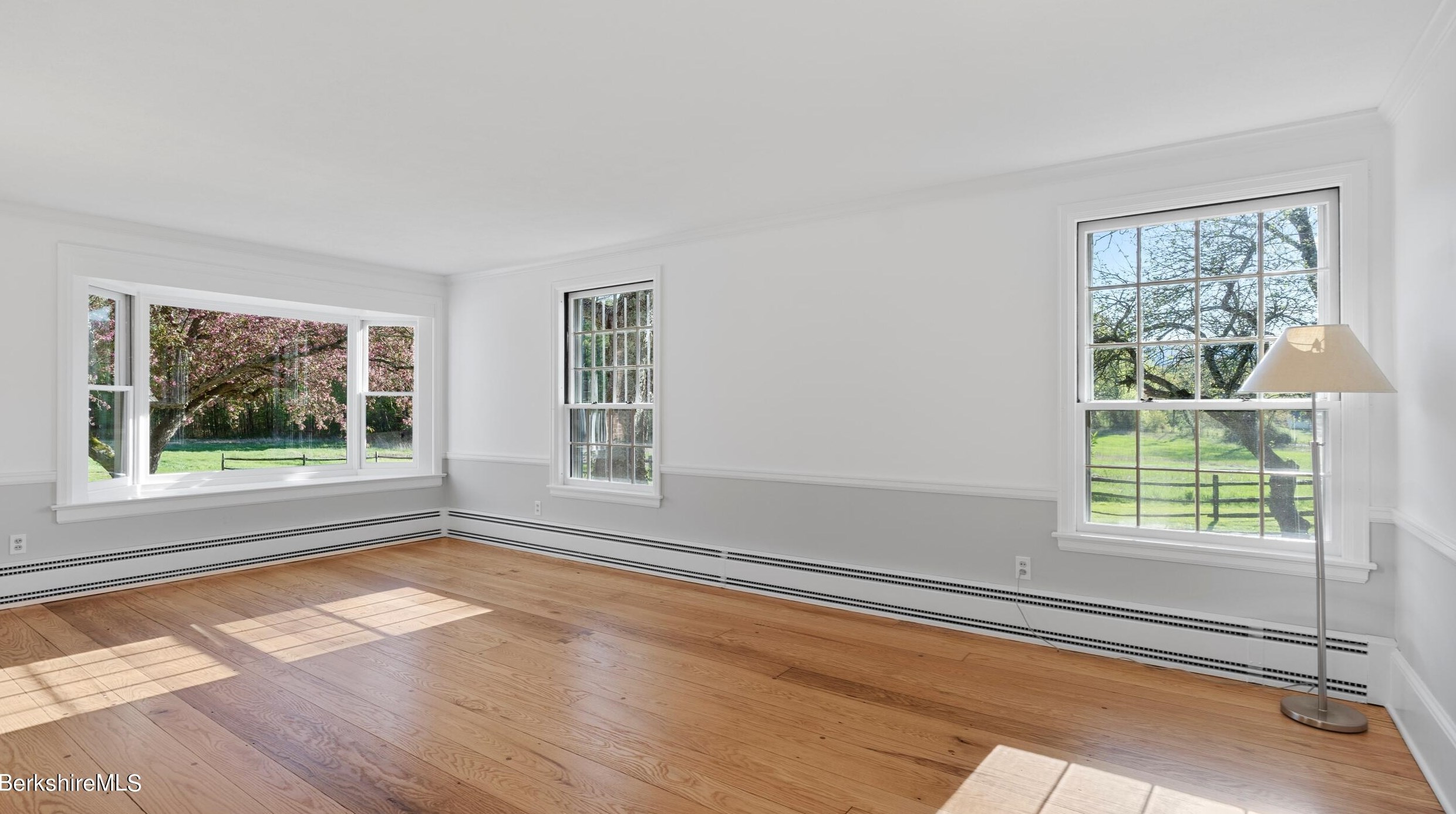 49 Bow Wow Rd, Sheffield MA 01257-9609 exterior