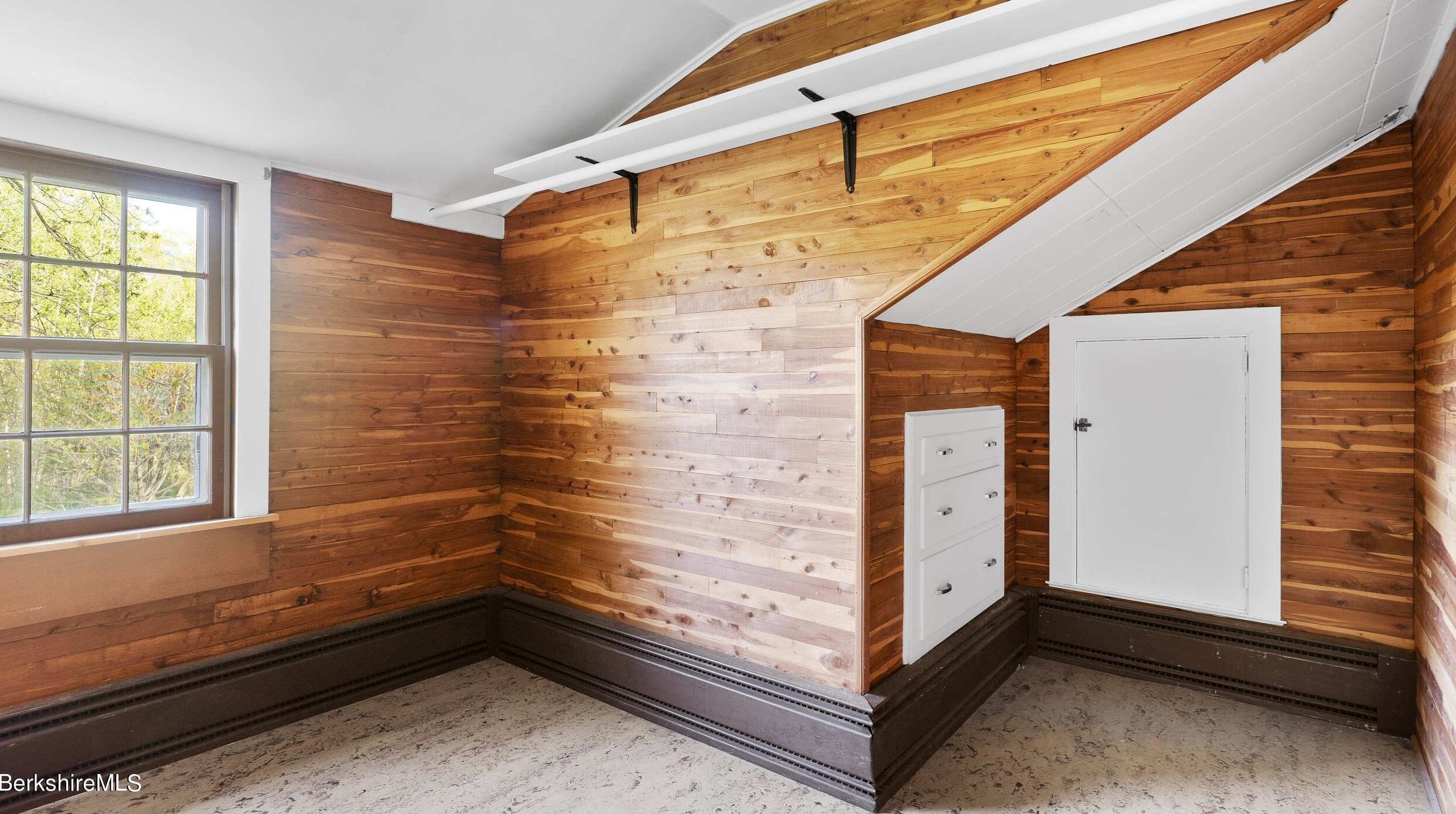 49 Bow Wow Rd, Sheffield MA 01257-9609 exterior