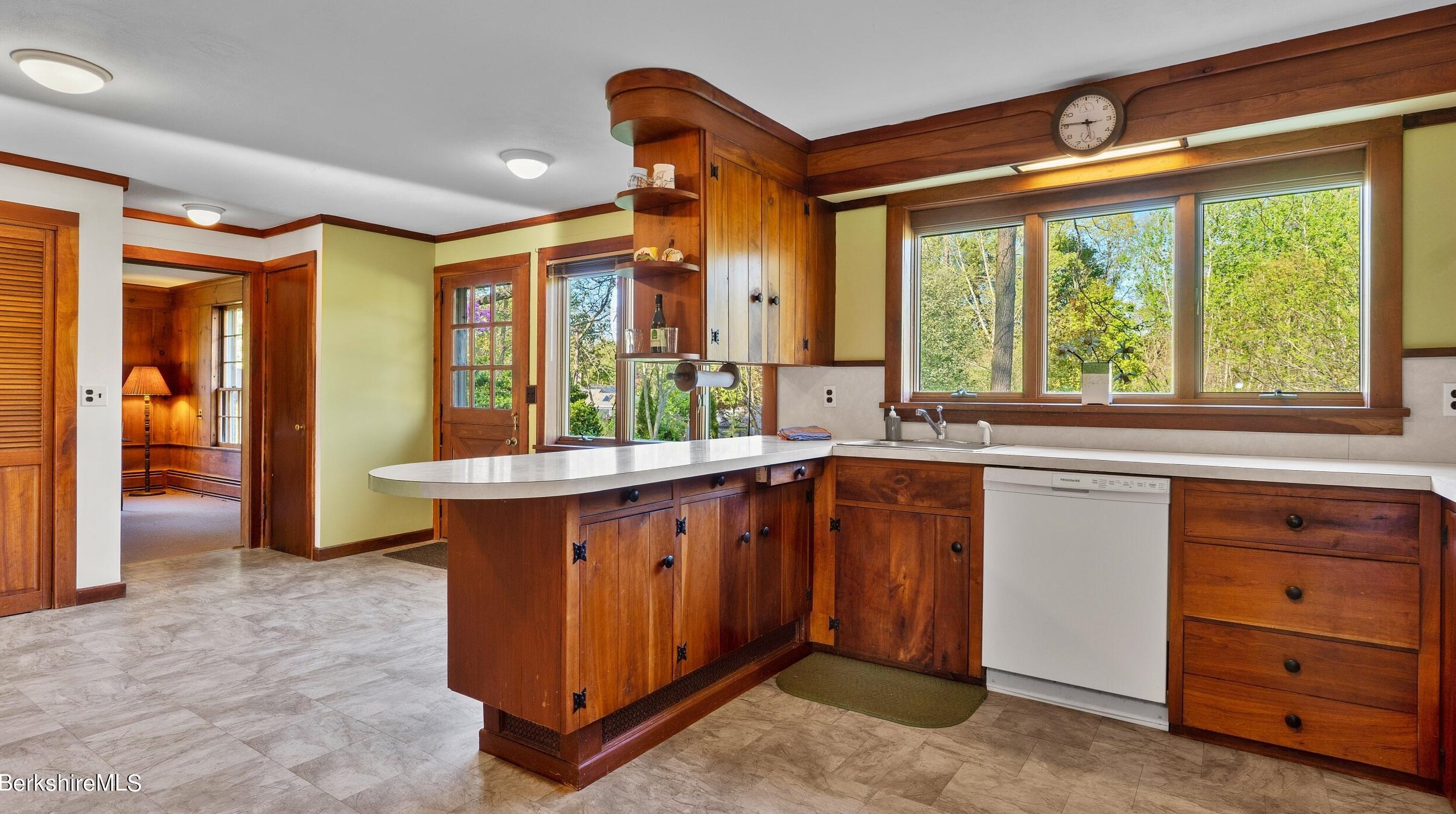 49 Bow Wow Rd, Sheffield MA 01257-9609 exterior