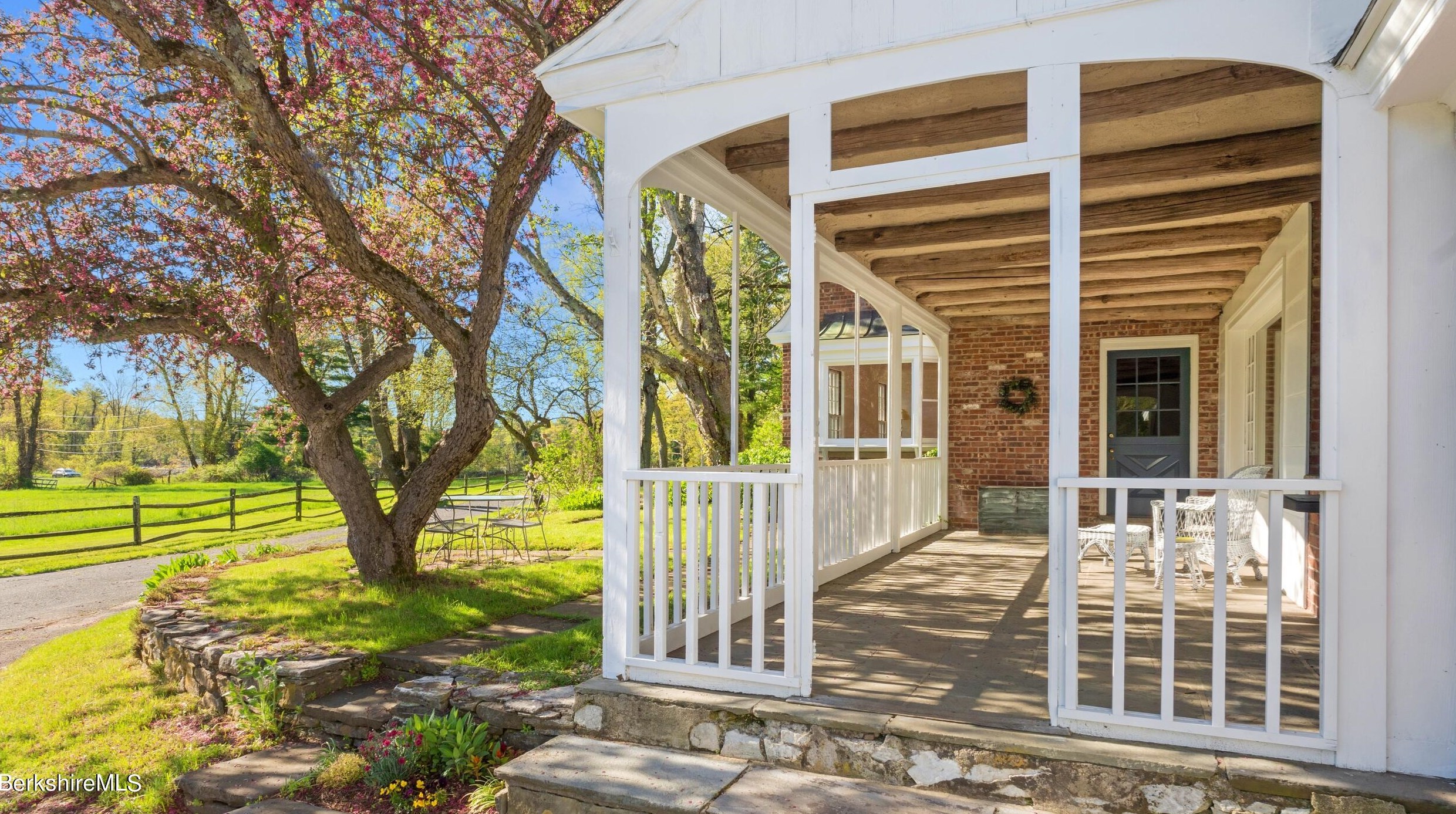 49 Bow Wow Rd, Sheffield MA 01257-9609 exterior