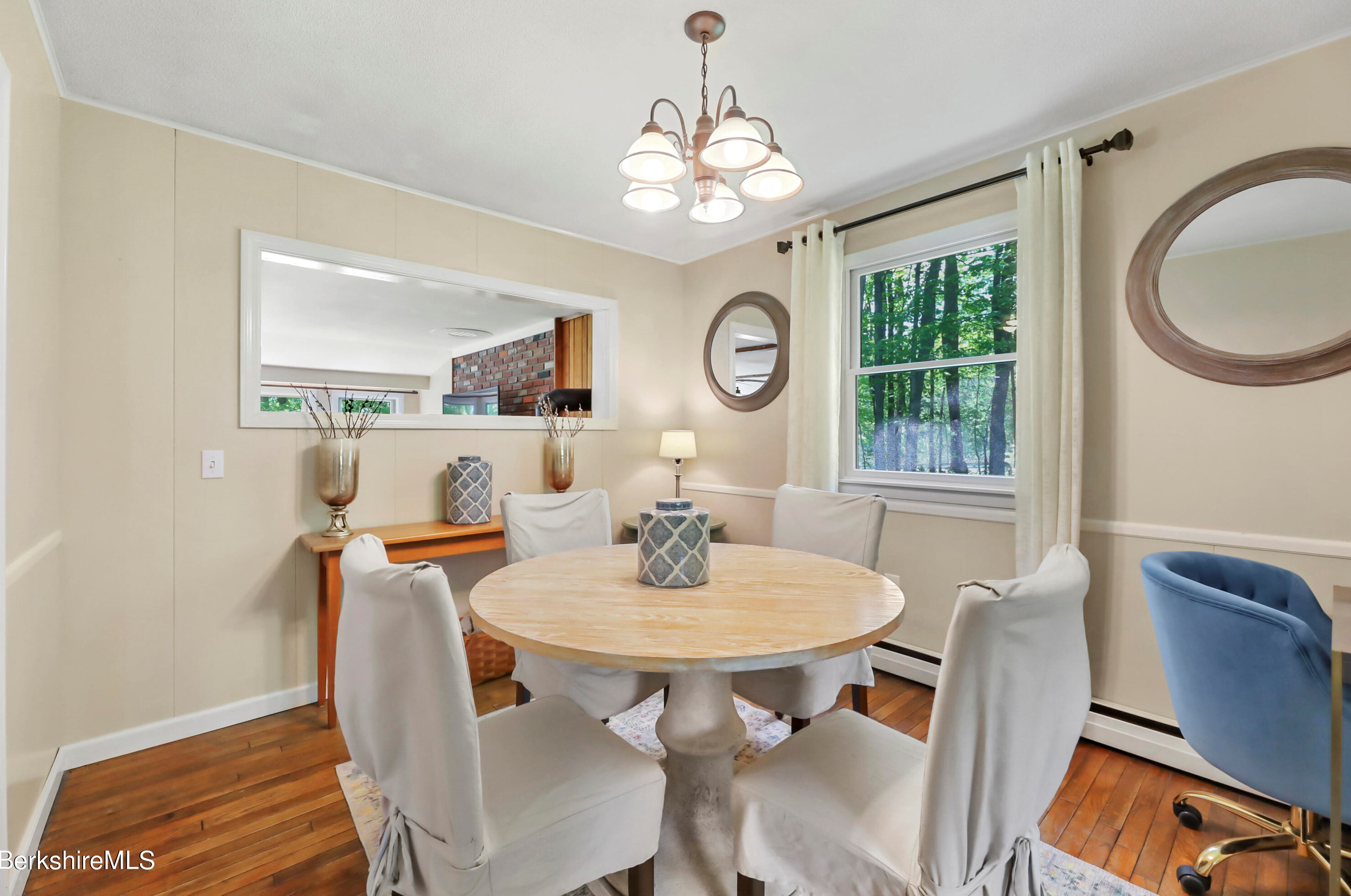 92 Hubbard St, Lenox MA 01240-2329 exterior