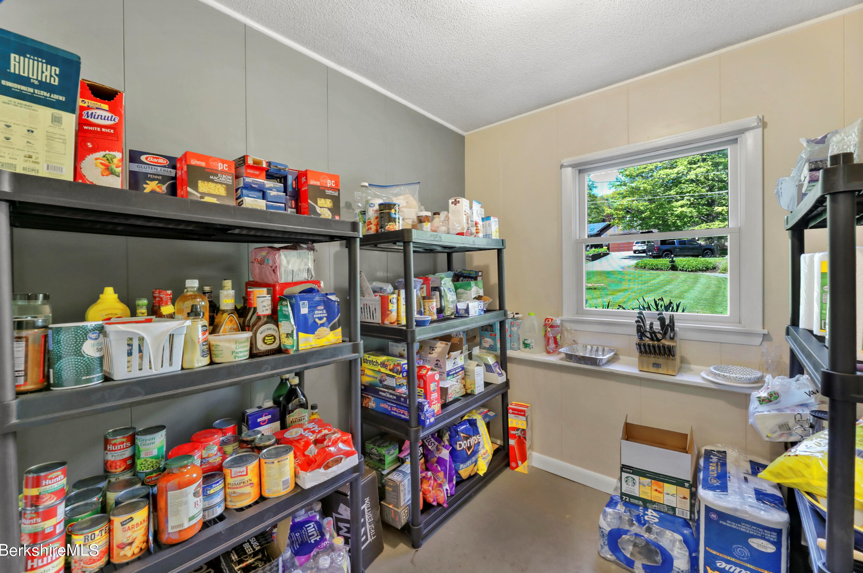 92 Hubbard St, Lenox MA 01240-2329 exterior