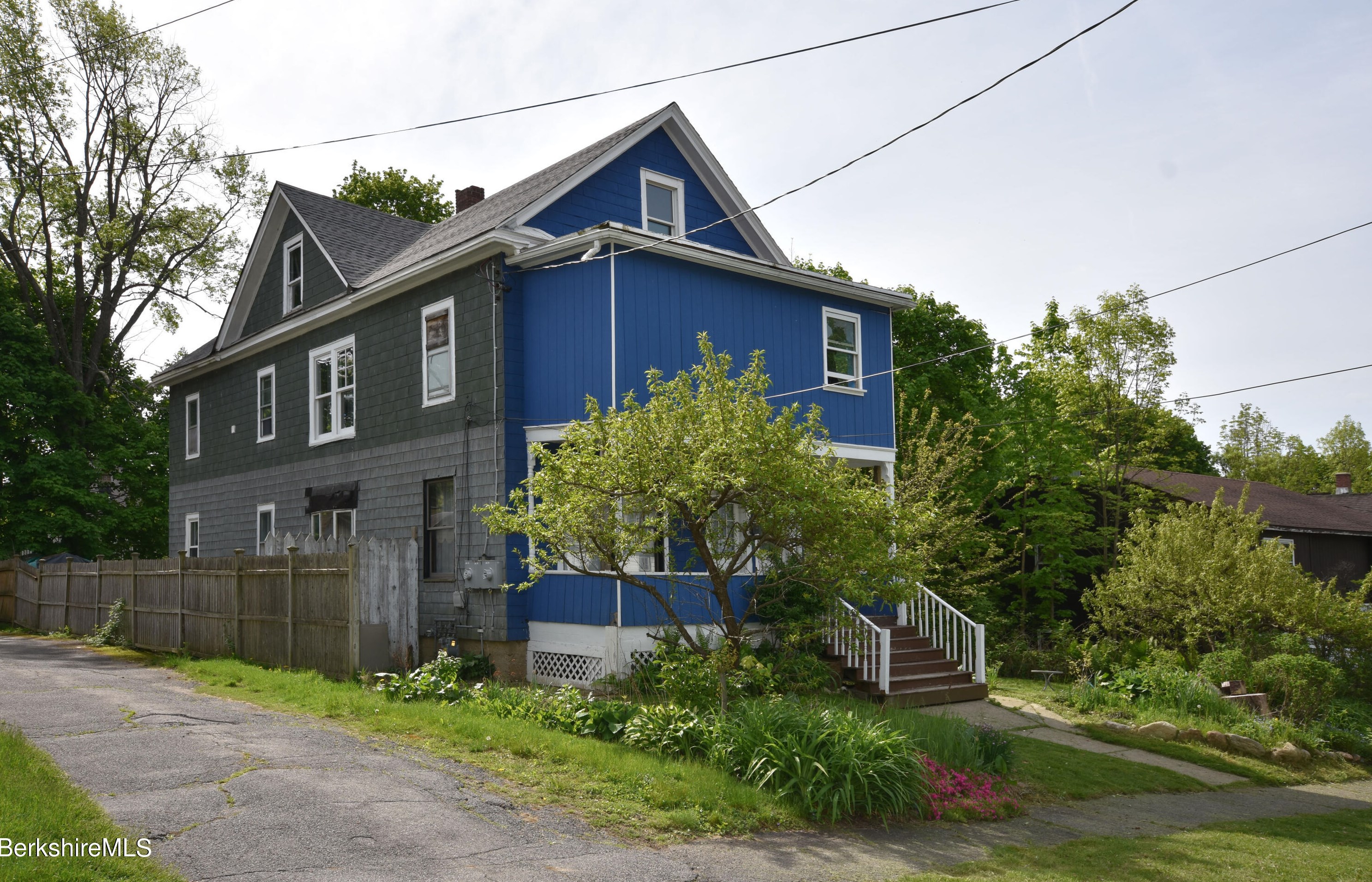 58 Curtis Ter, Pittsfield, MA 01201 exterior