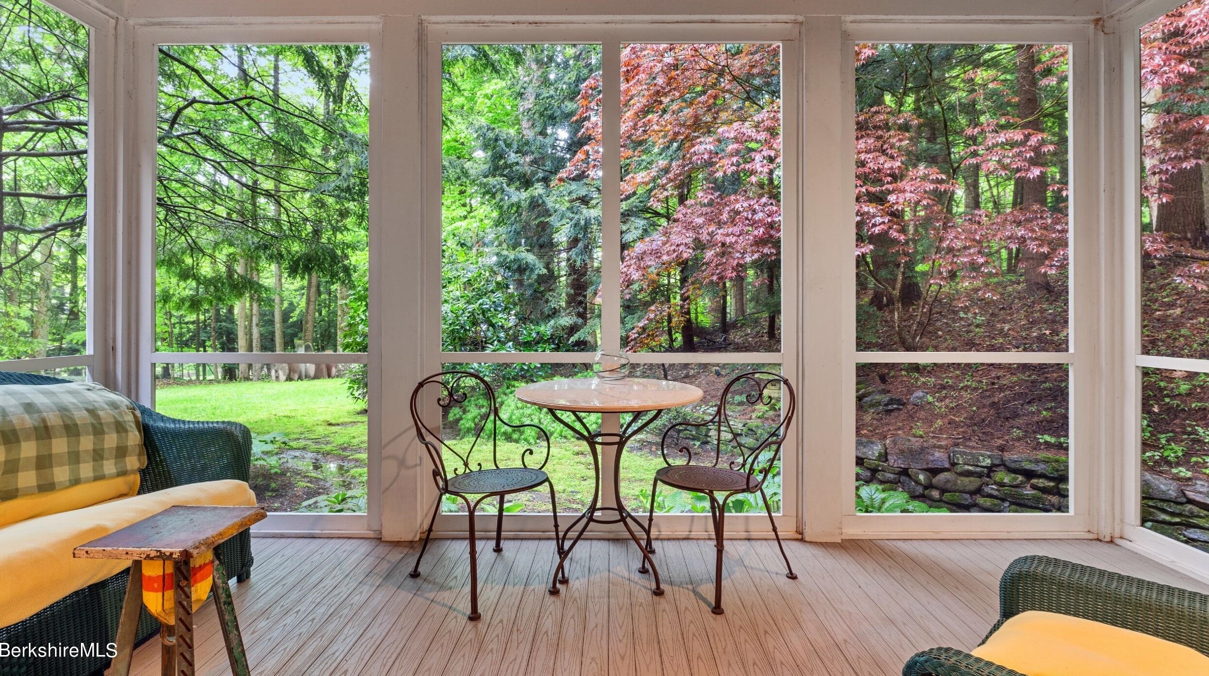 35 Edgewood Dr, Lenox MA  01240-2118 exterior