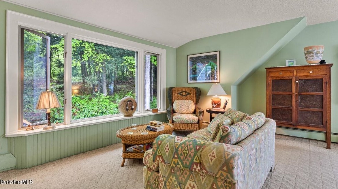 35 Edgewood Dr, Lenox MA  01240-2118 exterior