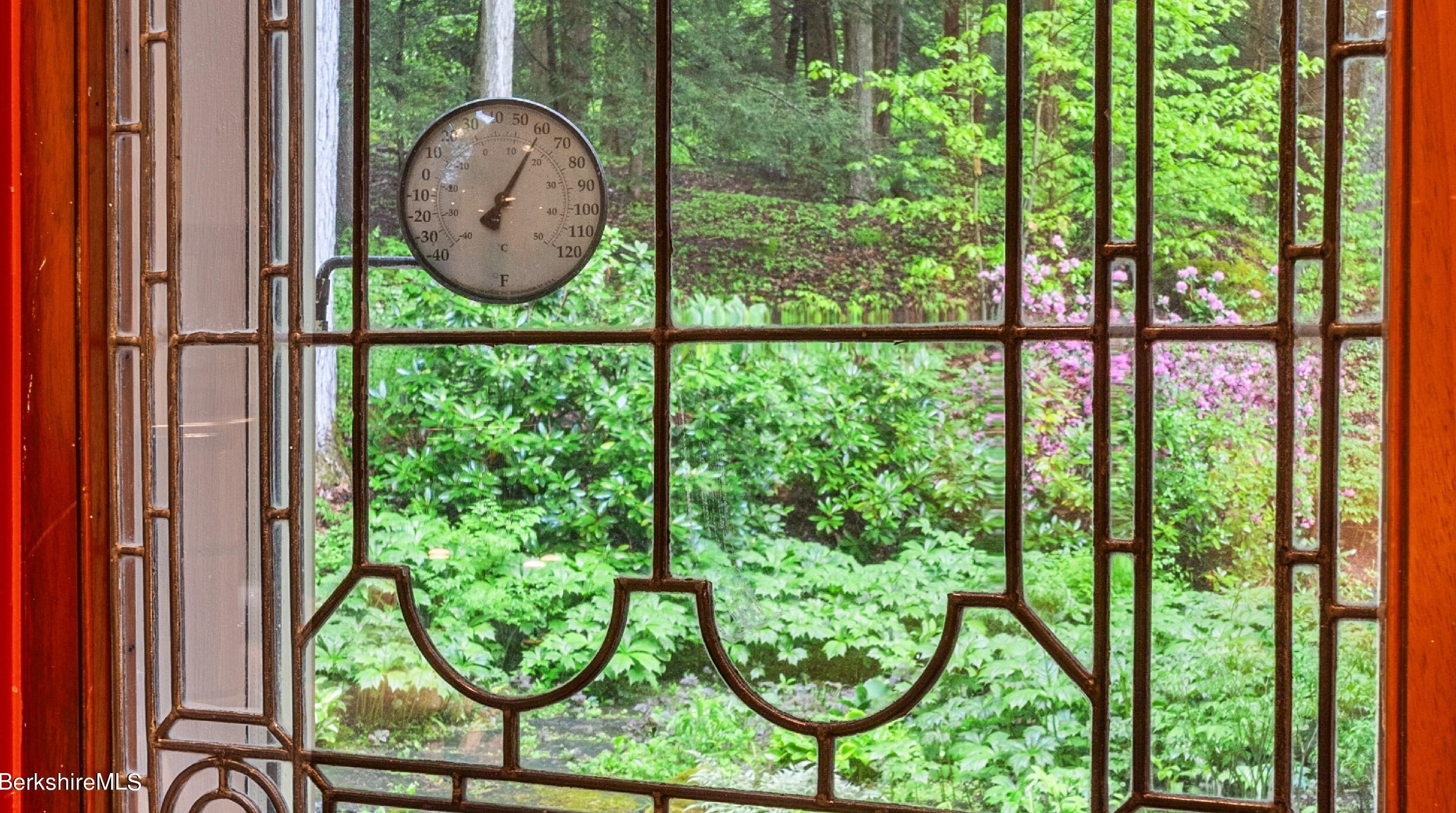 35 Edgewood Dr, Lenox MA  01240-2118 exterior