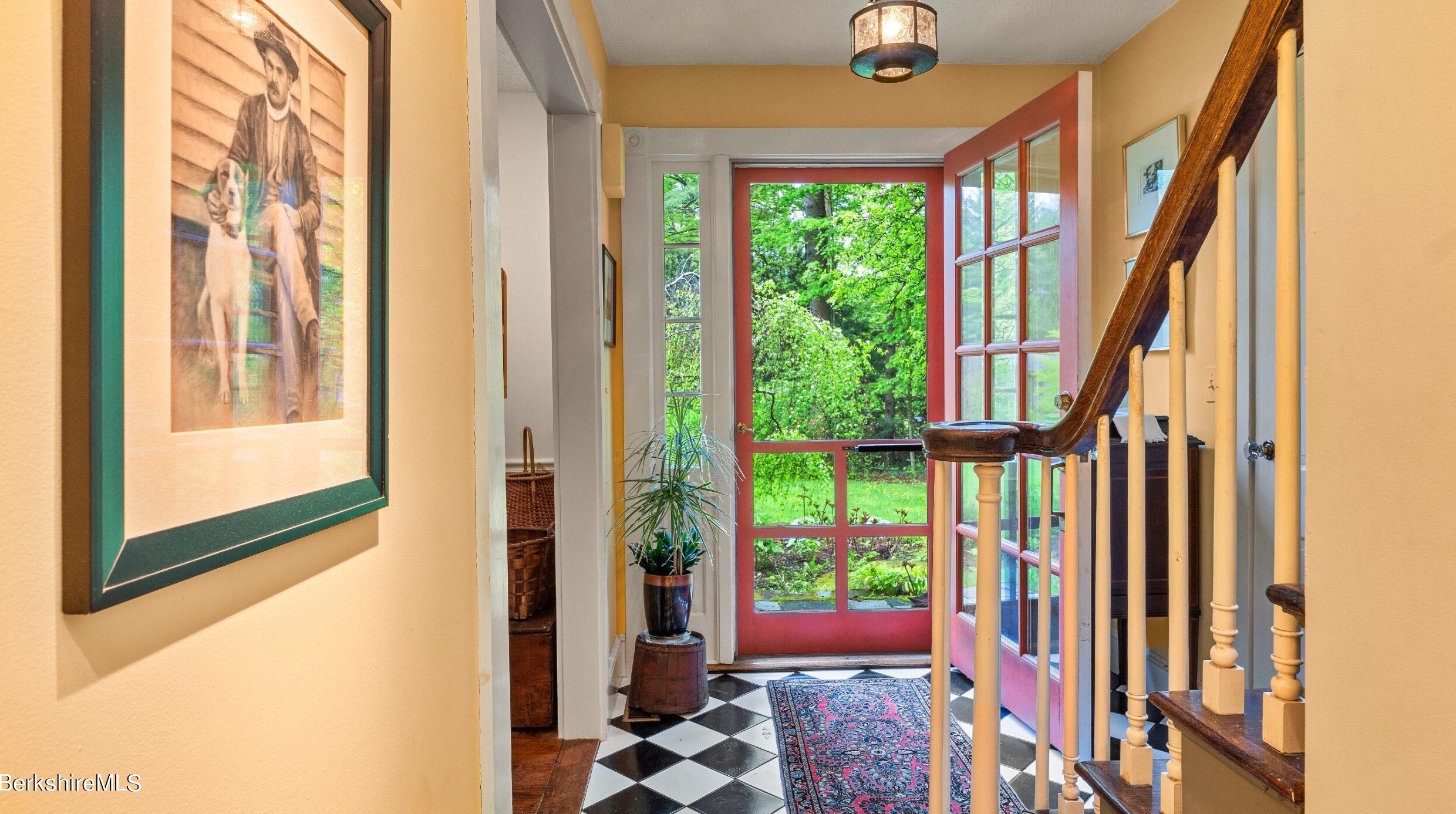 35 Edgewood Dr, Lenox MA  01240-2118 exterior