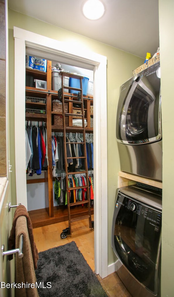 15 Franklin St, Lenox MA 01240-2304 exterior