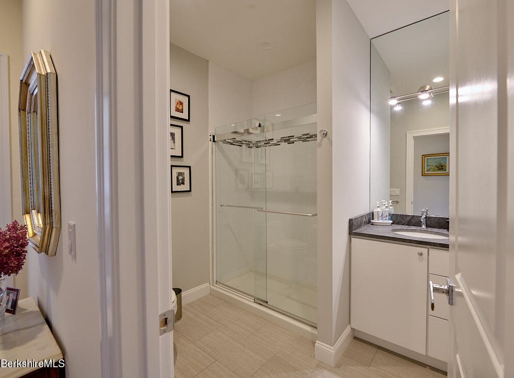 18 Burning Tree Rd, Alford MA 01230-1382 exterior