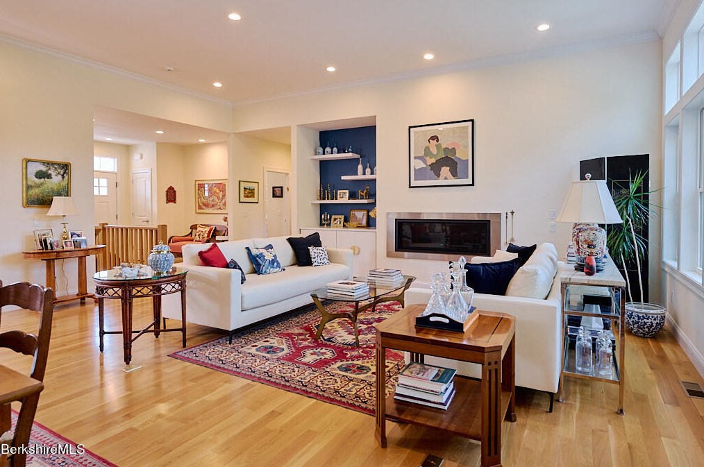 18 Burning Tree Rd, Alford MA 01230-1382 exterior