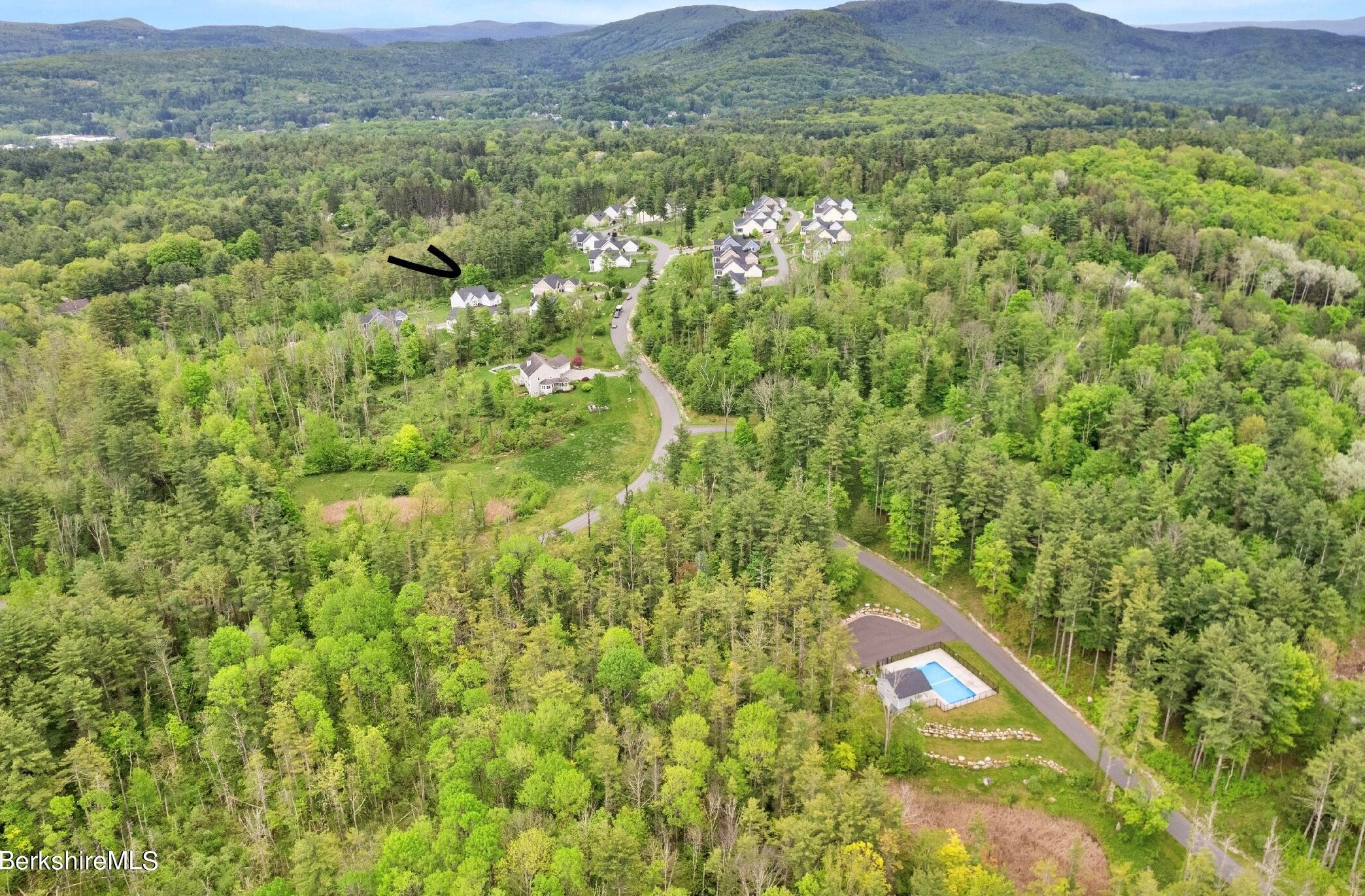 18 Burning Tree Rd, Alford MA 01230-1382 exterior