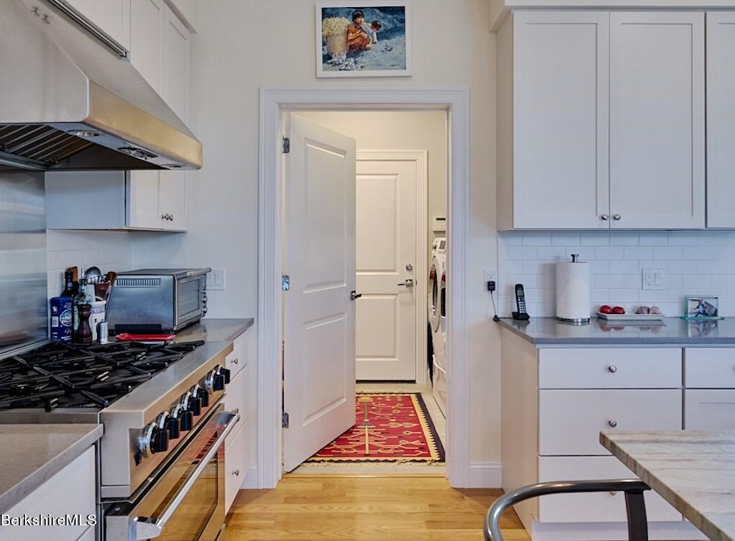 18 Burning Tree Rd, Alford MA 01230-1382 exterior