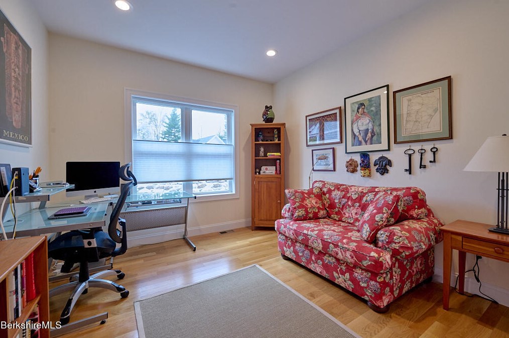 18 Burning Tree Rd, Alford MA 01230-1382 exterior