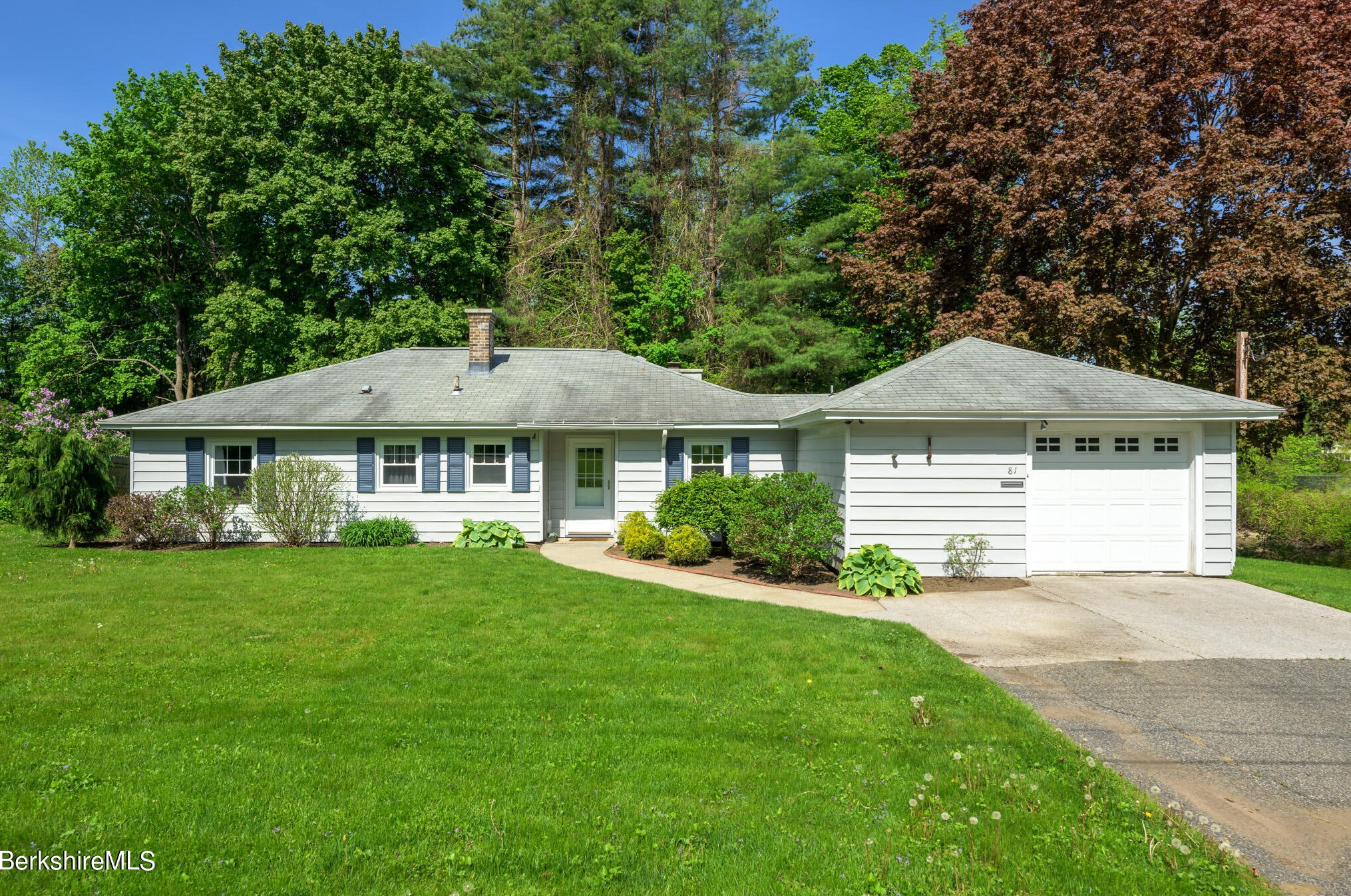 81 Riverview Dr, Dalton, MA 01226 exterior