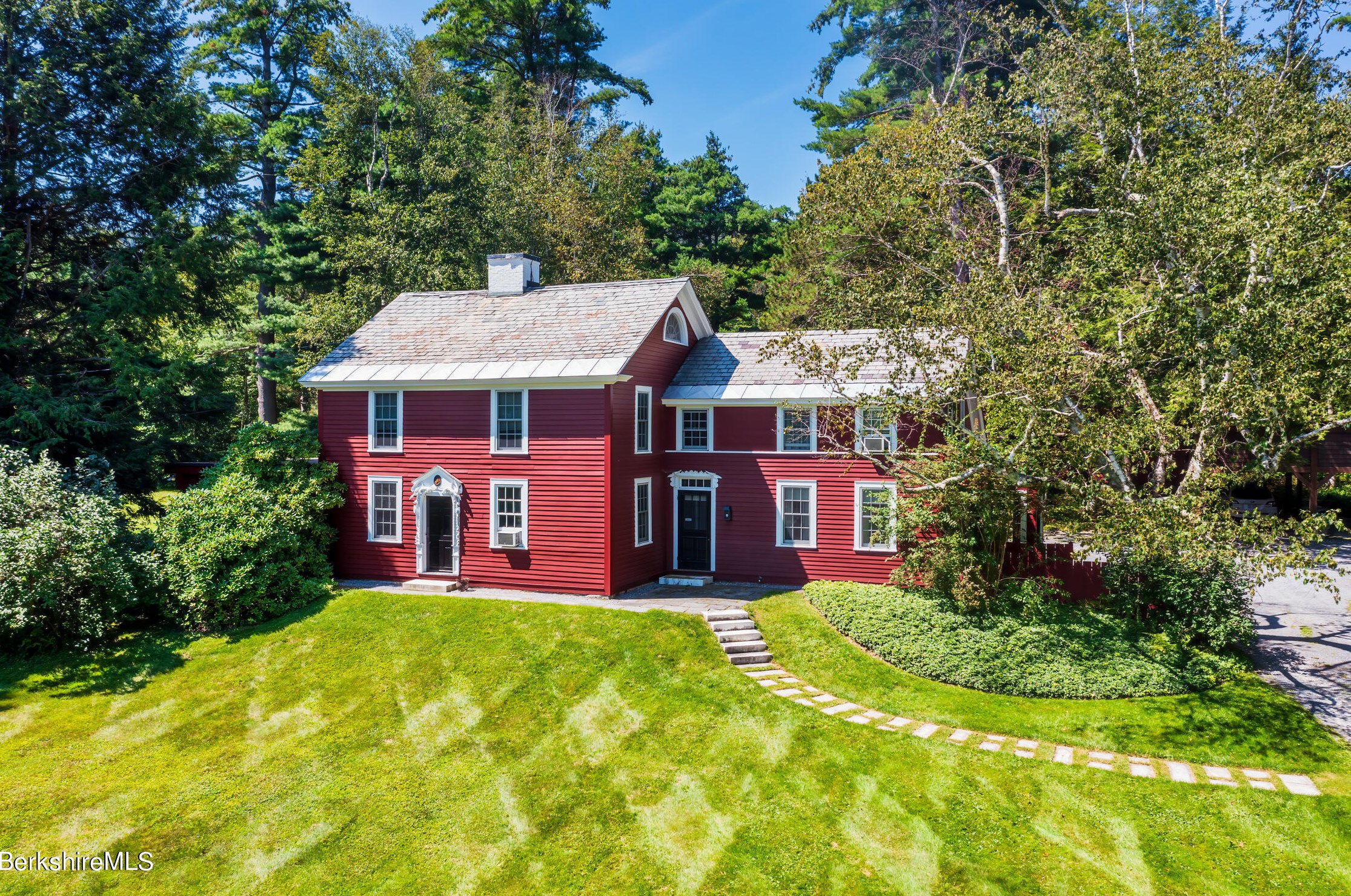 1571 Oblong Rd, Williamstown MA 01267-3096 exterior