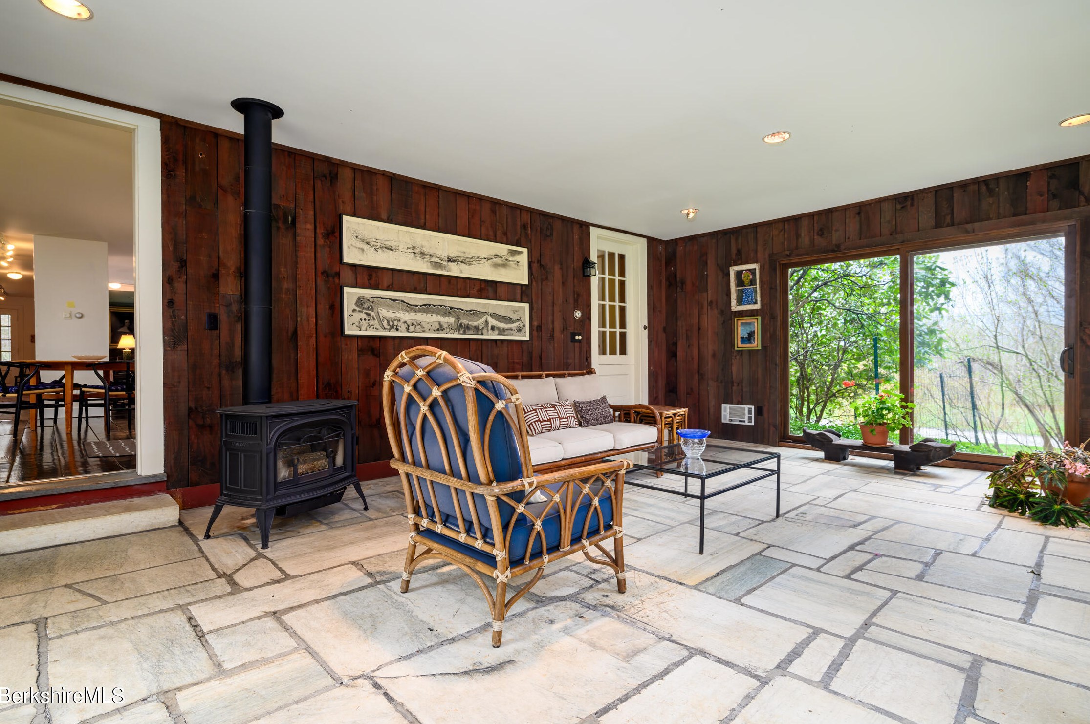 1571 Oblong Rd, Williamstown MA 01267-3096 exterior