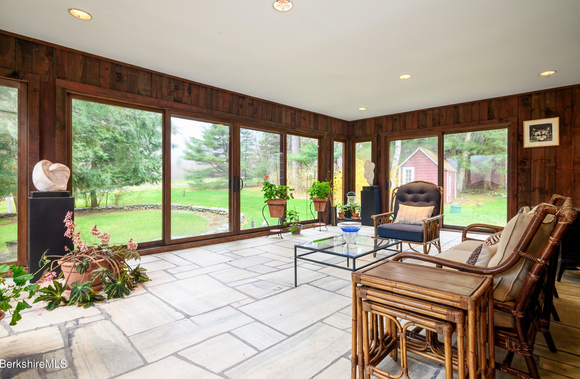 1571 Oblong Rd, Williamstown MA 01267-3096 exterior