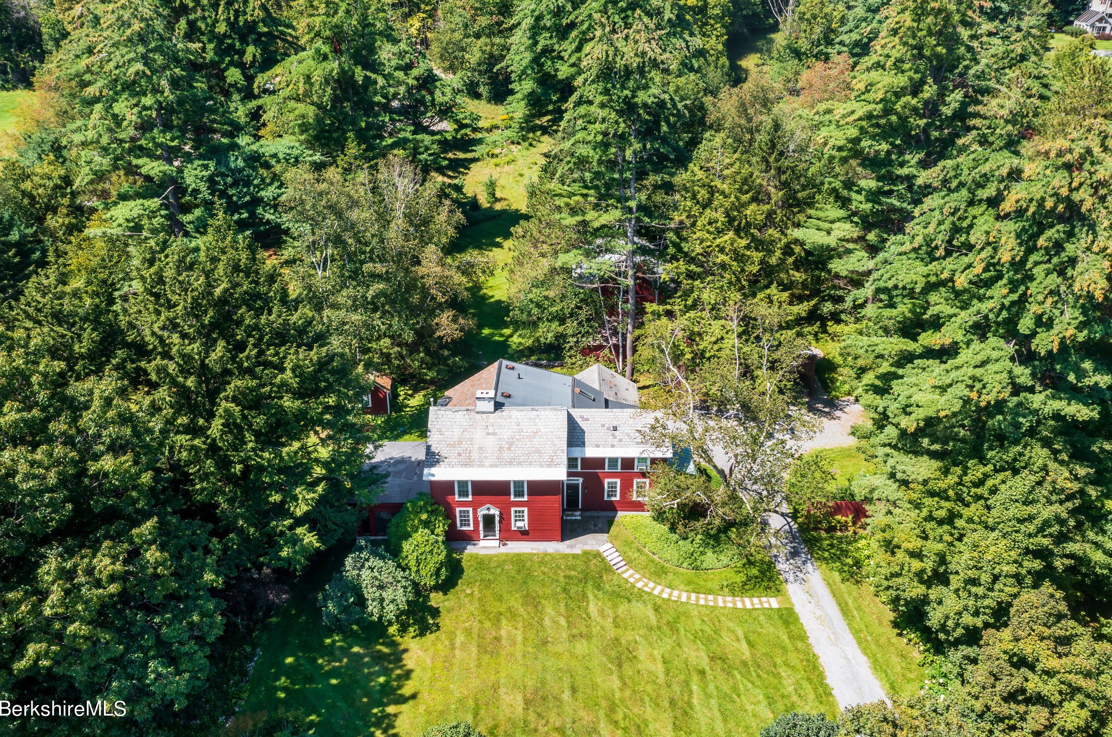 1571 Oblong Rd, Williamstown MA 01267-3096 exterior