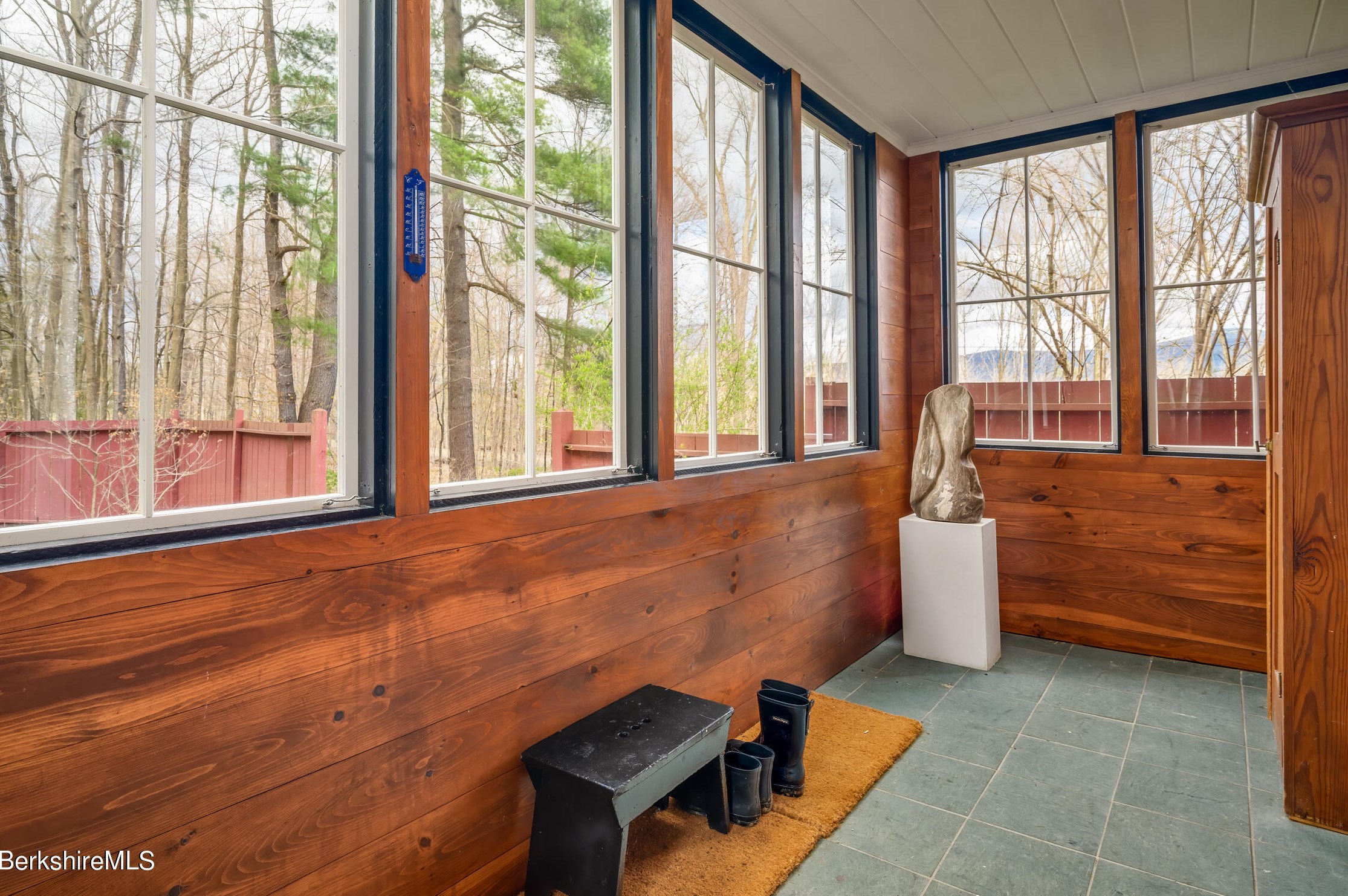 1571 Oblong Rd, Williamstown MA 01267-3096 exterior