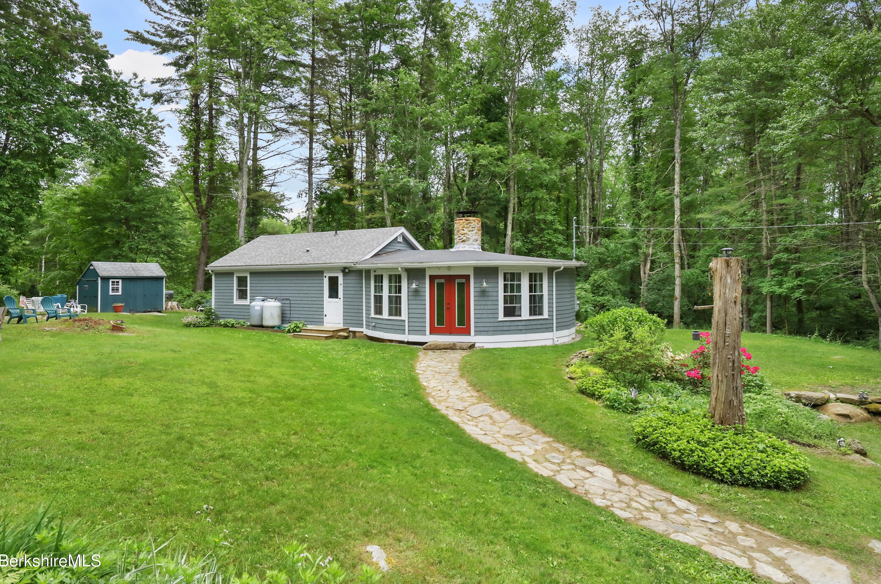 222 Water Farm Rd, Sheffield, MA 01257-9537