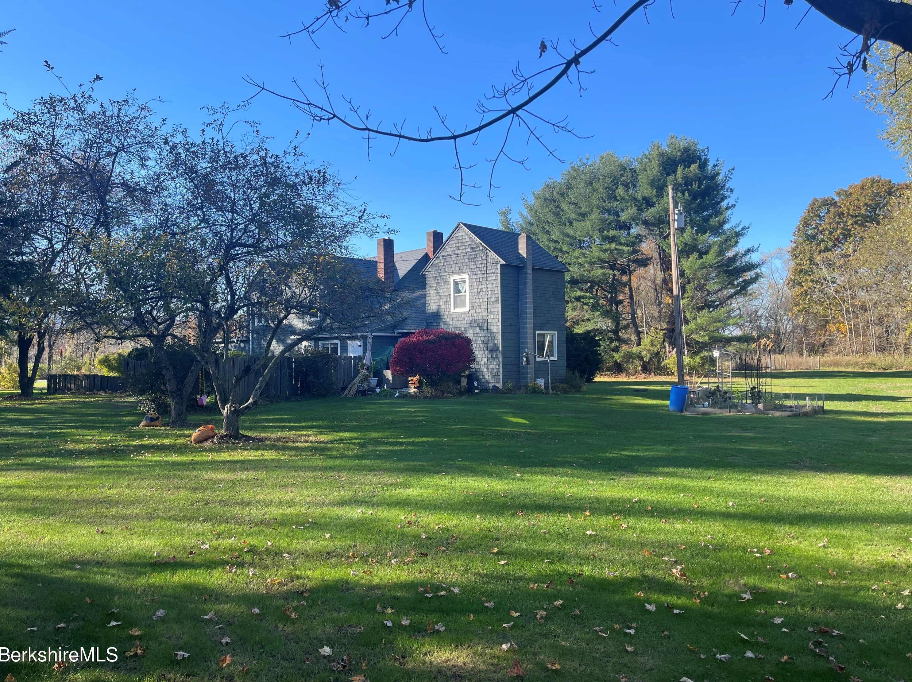 567 Main St, Sheffield MA 01257-9696 exterior