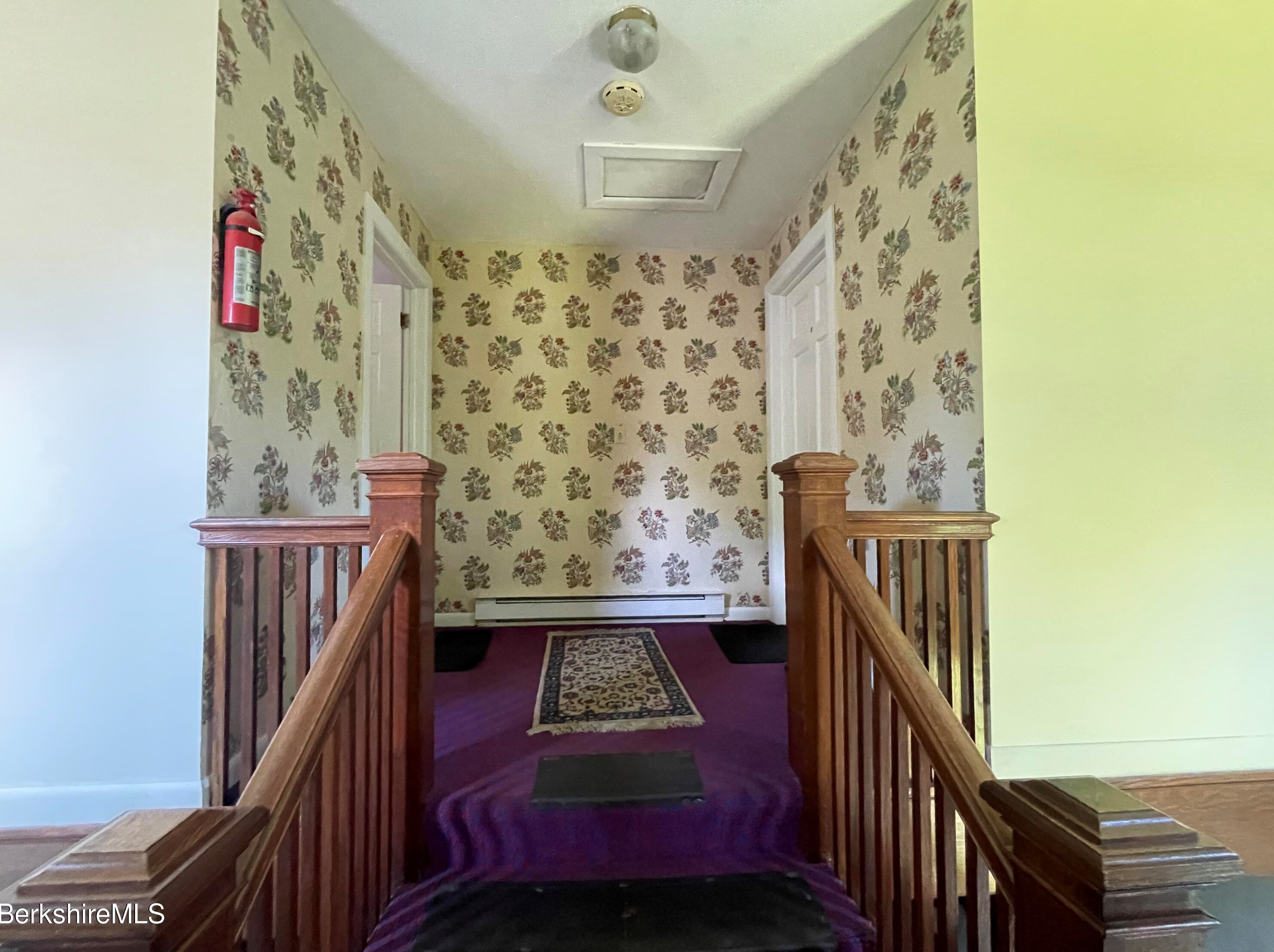 567 Main St, Sheffield MA 01257-9696 exterior