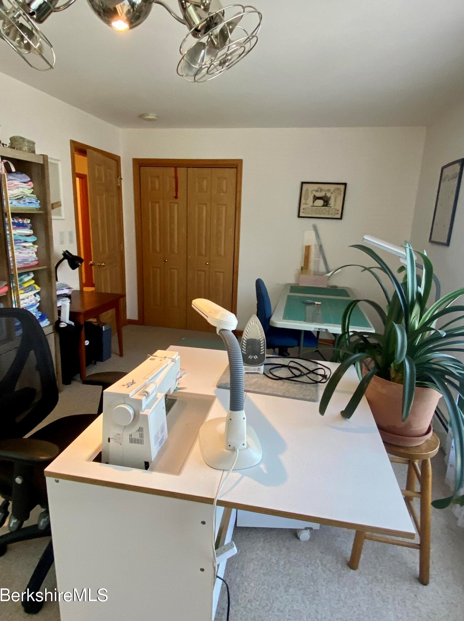 2 Rose Ct, Alford MA 01230-9741 exterior