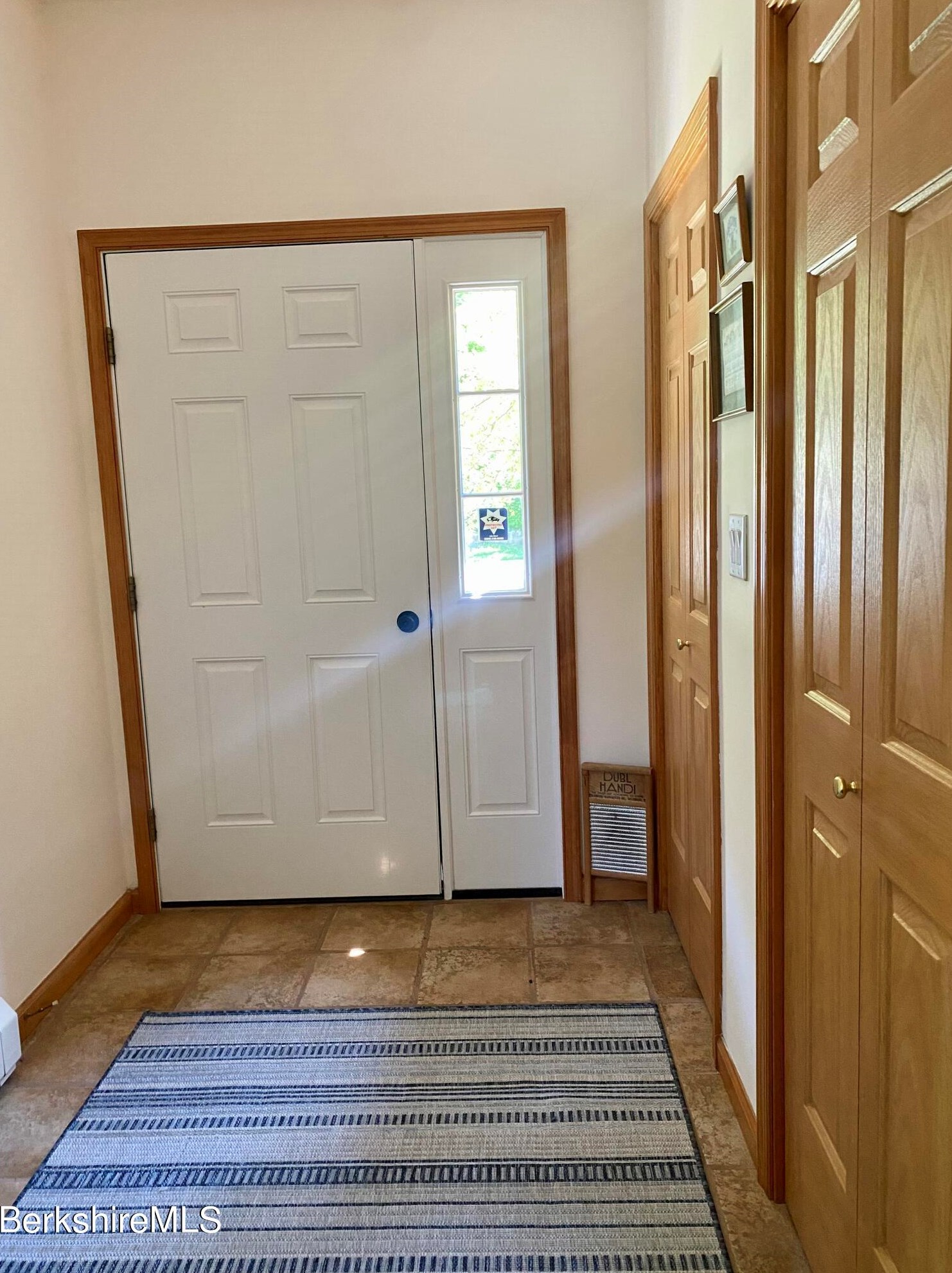 2 Rose Ct, Alford MA 01230-9741 exterior