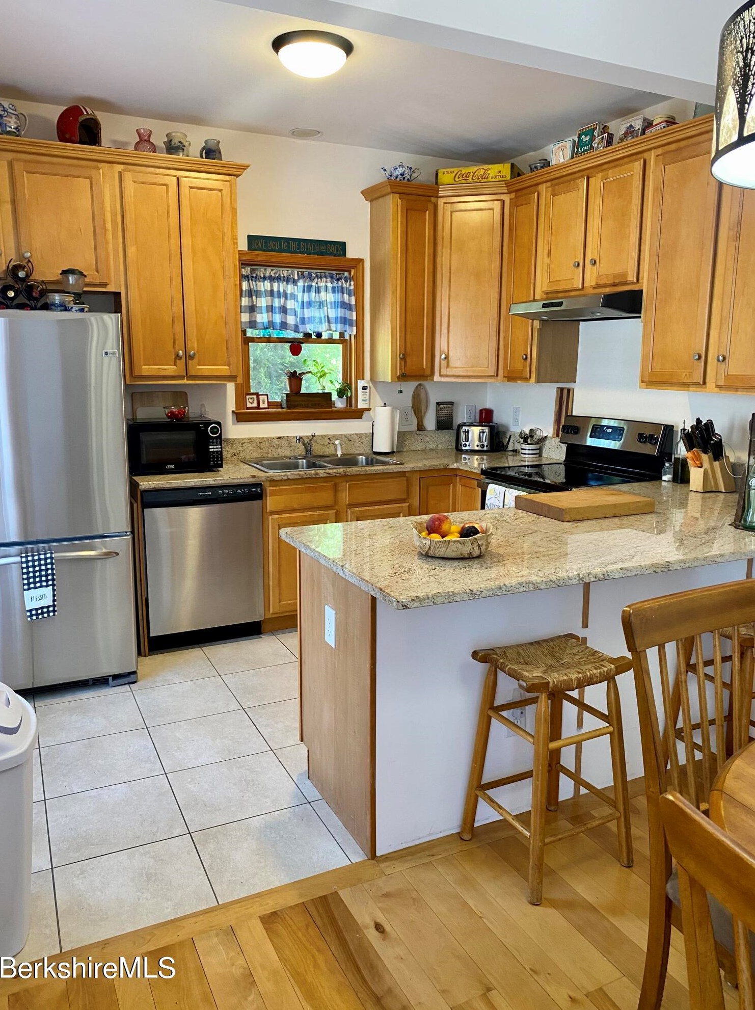 2 Rose Ct, Alford MA 01230-9741 exterior