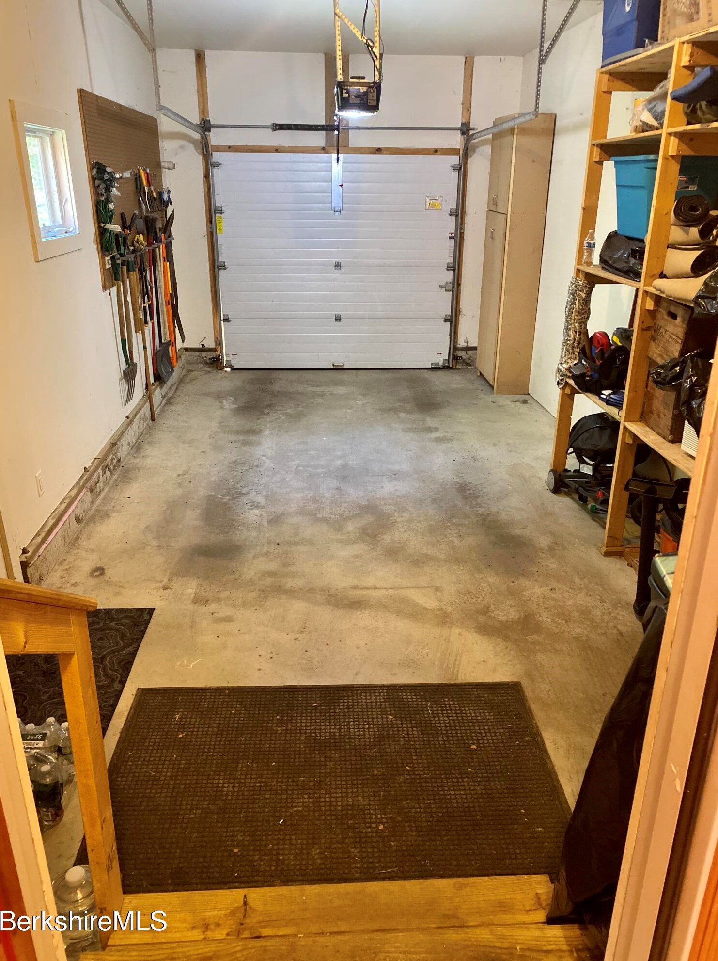 2 Rose Ct, Alford MA 01230-9741 exterior