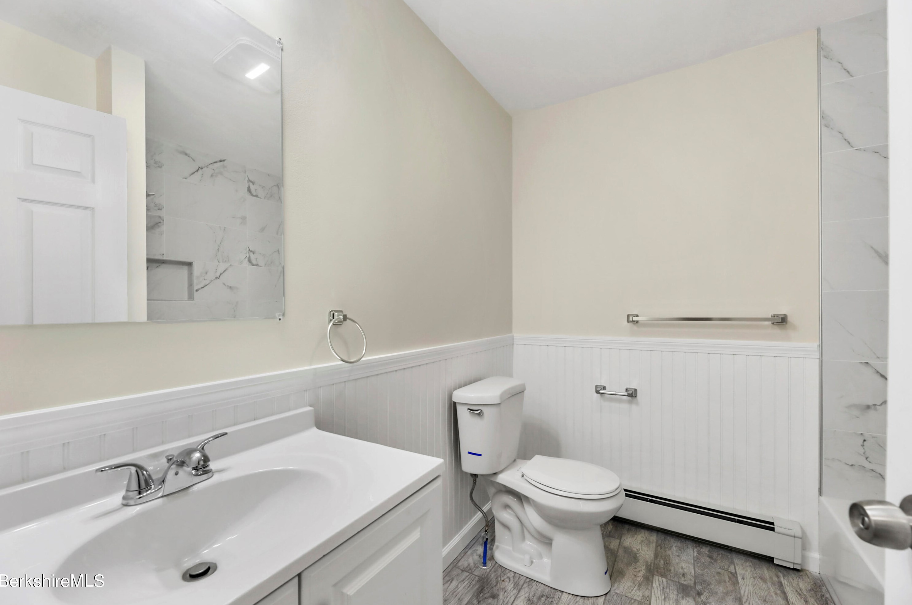 472 Hoosac St, Adams MA  01220-1733 exterior