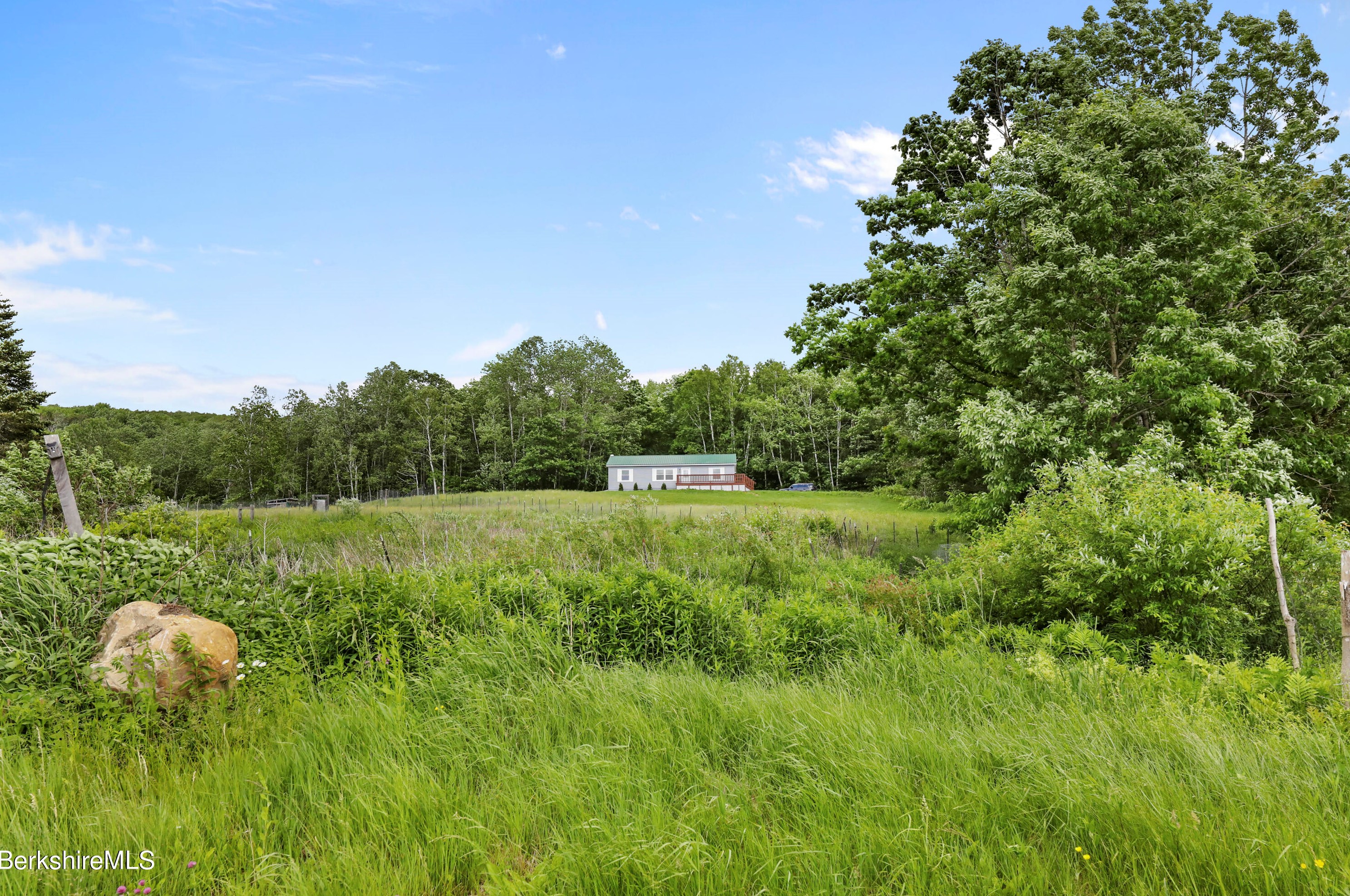 472 Hoosac St, Adams MA  01220-1733 exterior