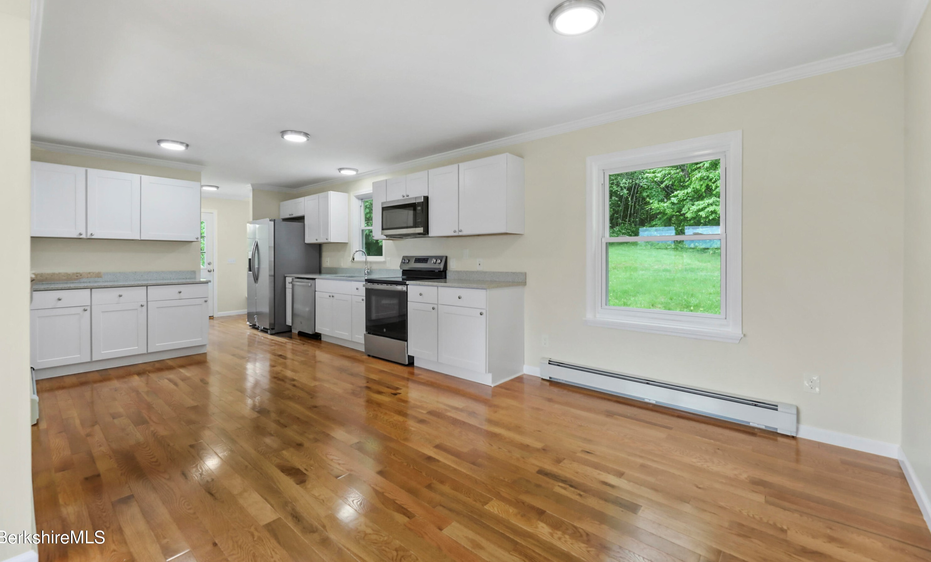 472 Hoosac St, Adams MA  01220-1733 exterior