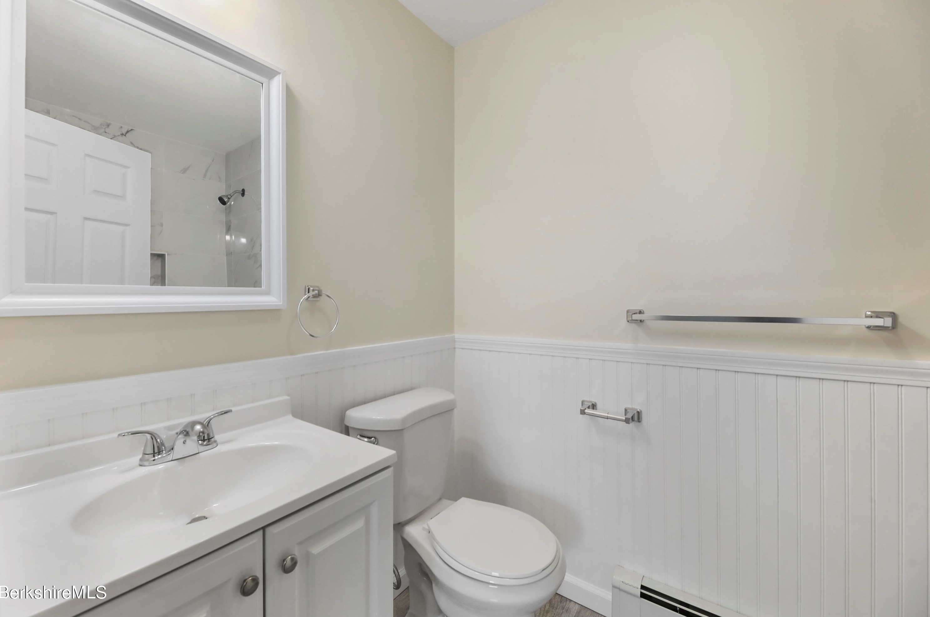 472 Hoosac St, Adams MA  01220-1733 exterior