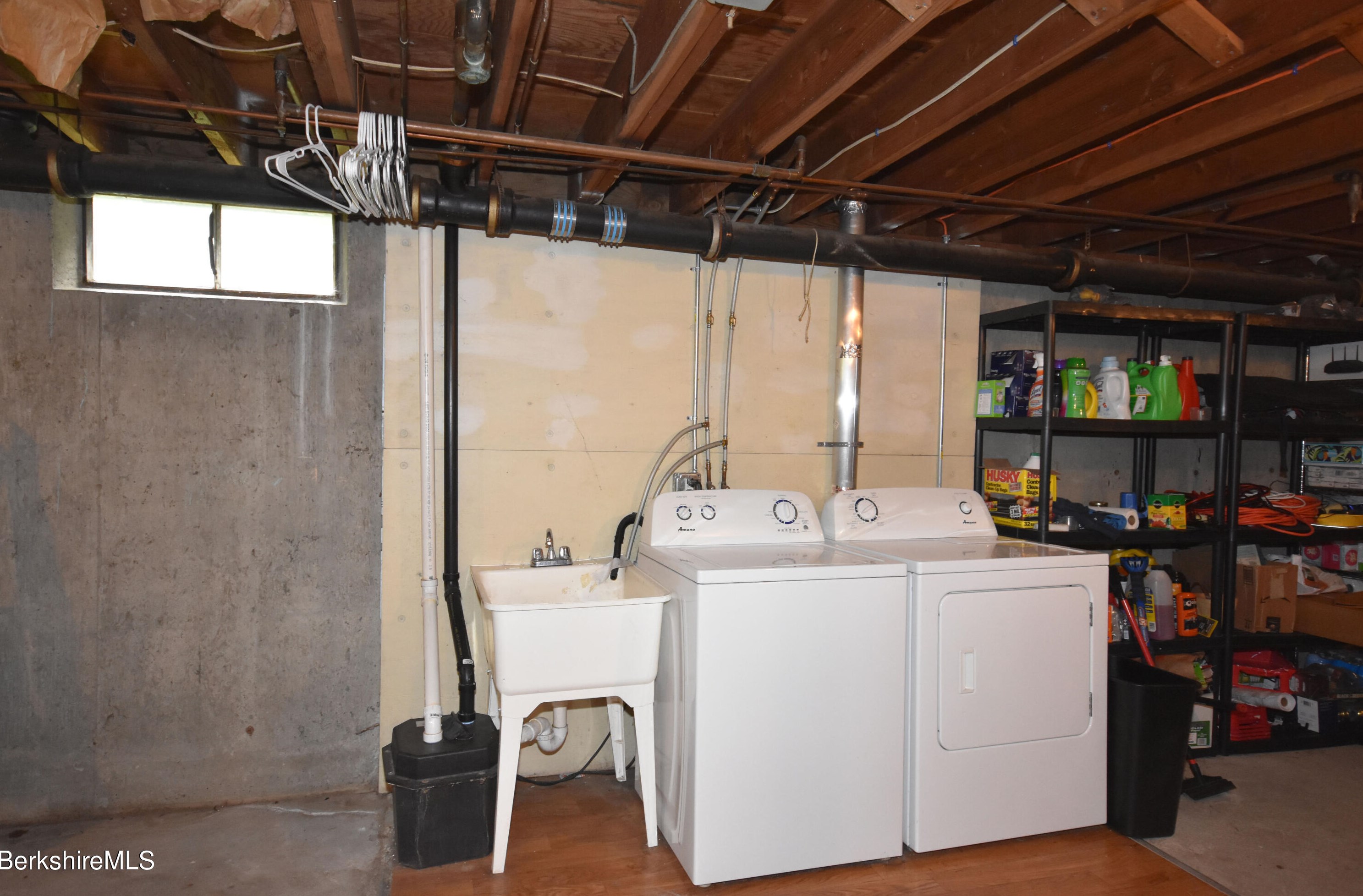 39 Goodrich St, Clarksburg MA 01247-3327 exterior