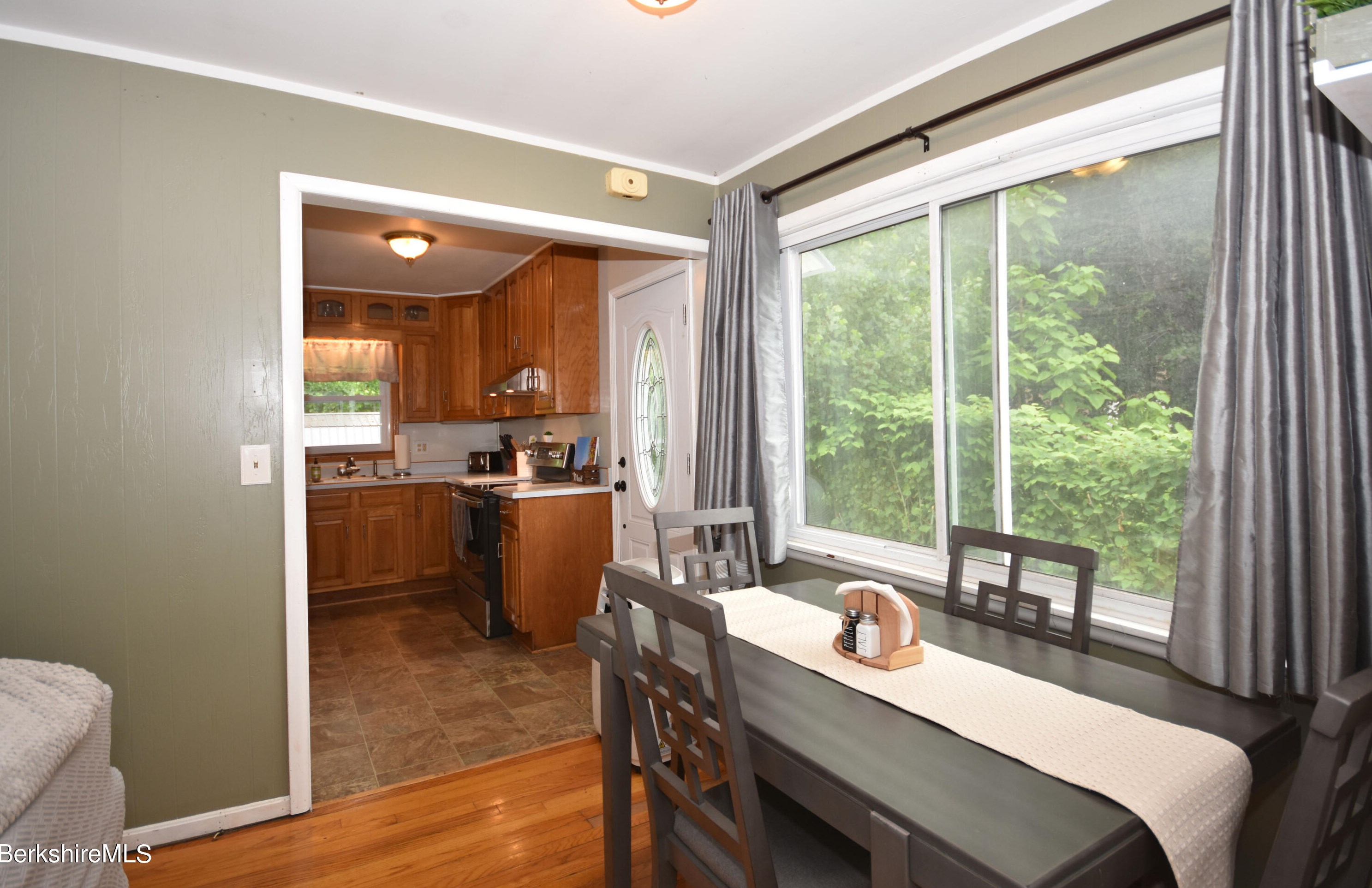 39 Goodrich St, Clarksburg MA 01247-3327 exterior