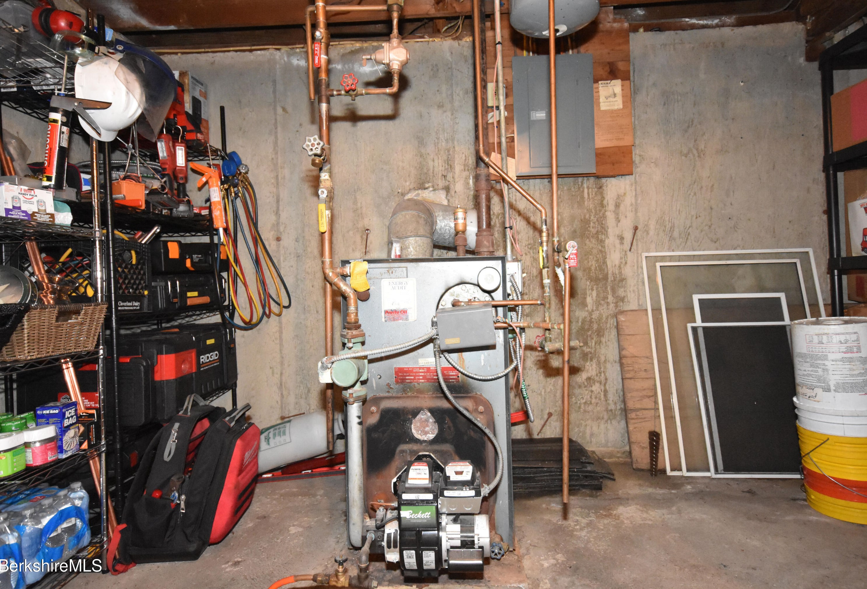 39 Goodrich St, Clarksburg MA 01247-3327 exterior