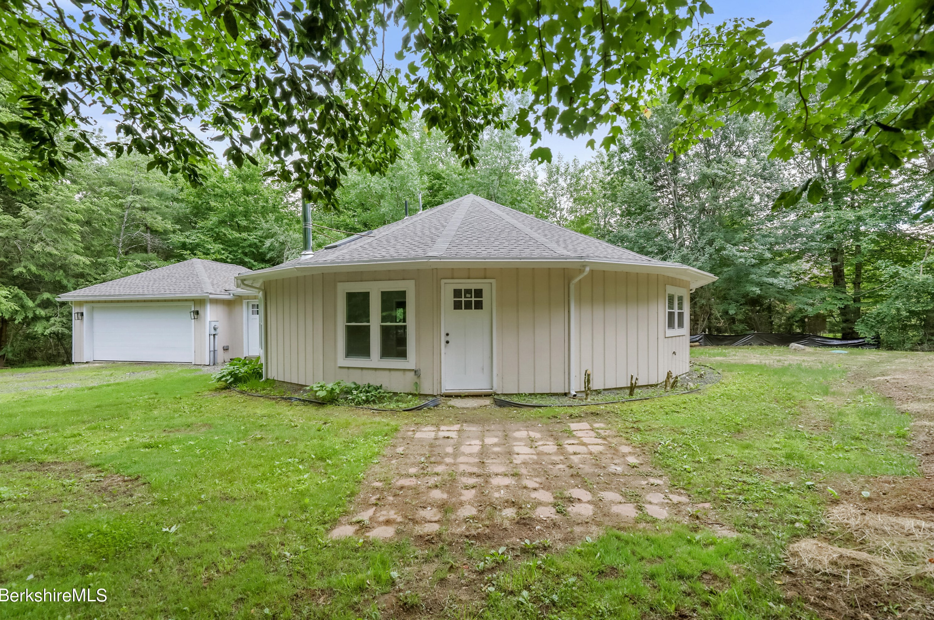 23 Algerie Rd, Becket, MA 01223 exterior