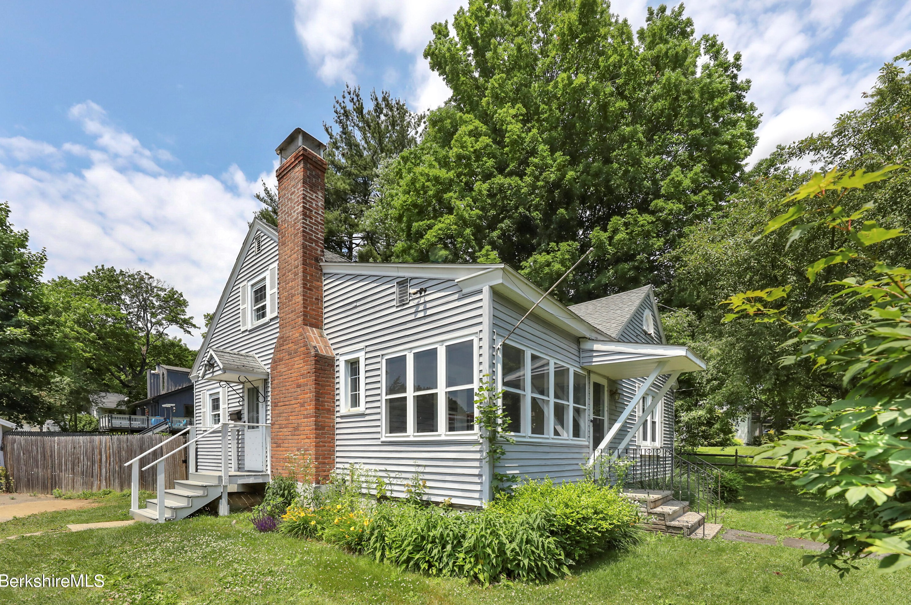 69 Perrine Ave, Pittsfield, MA 01201 exterior