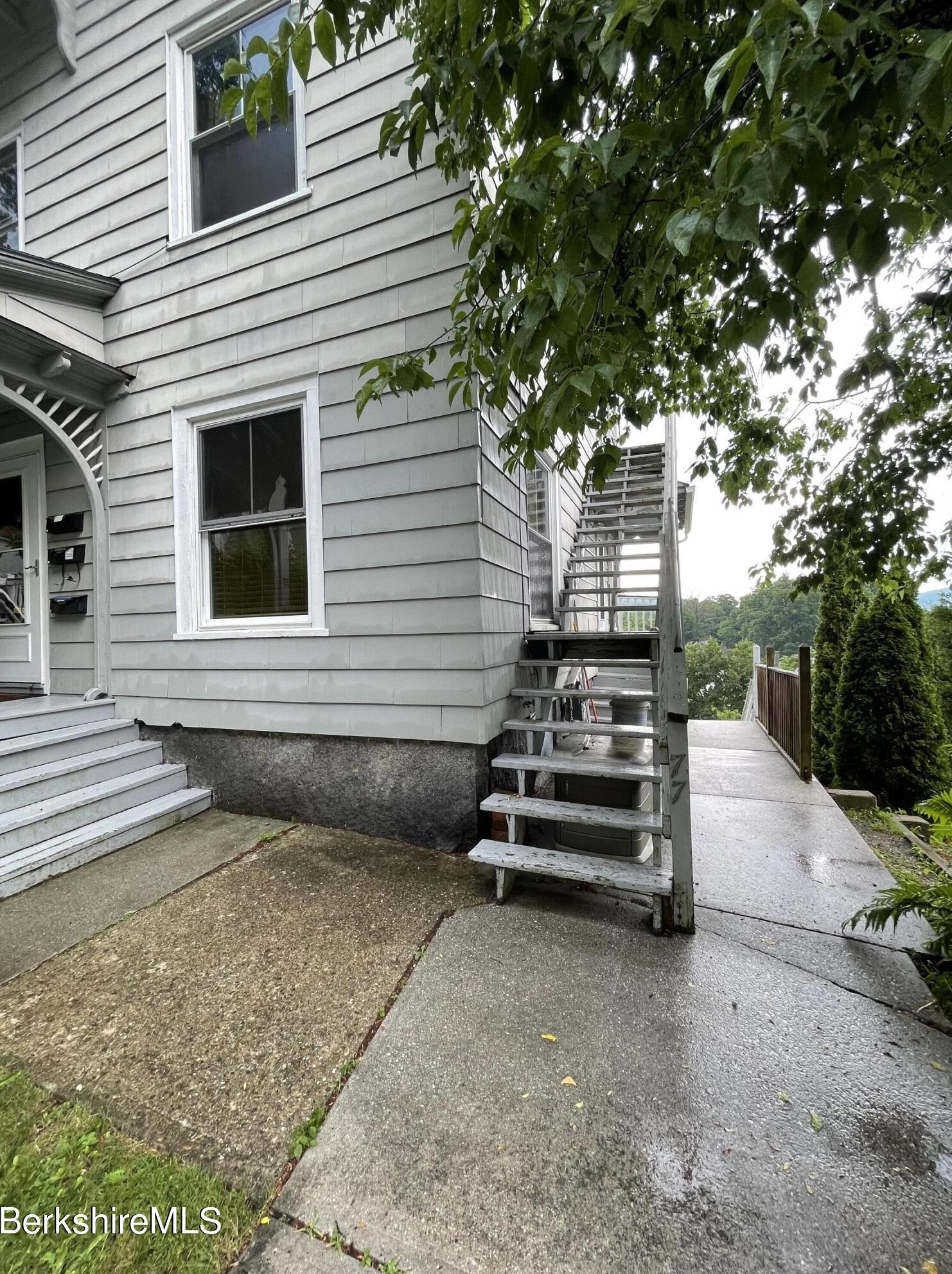 77 Yale St, Clarksburg, MA 01247