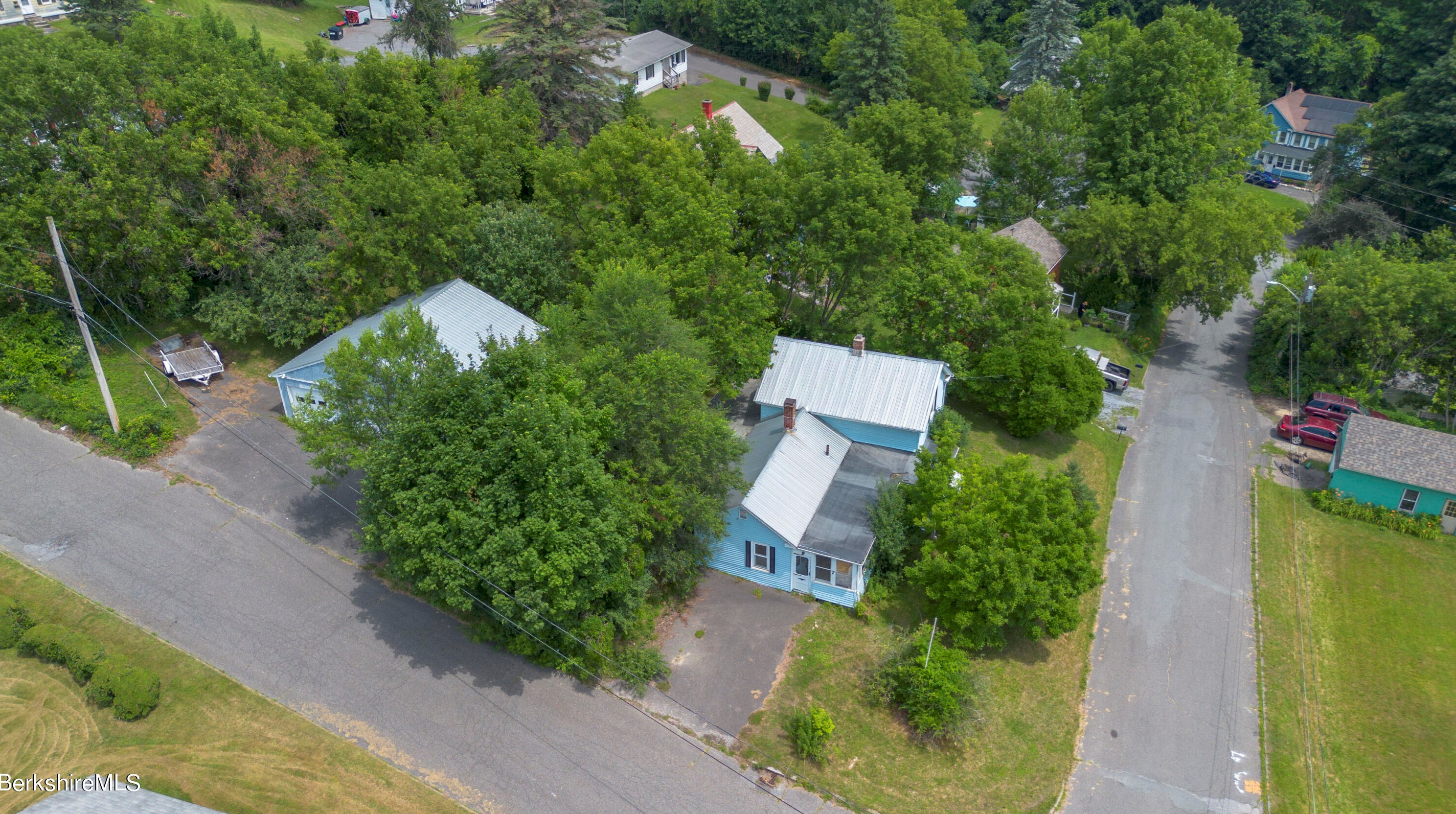 7 Hughes St, Adams, MA 01220