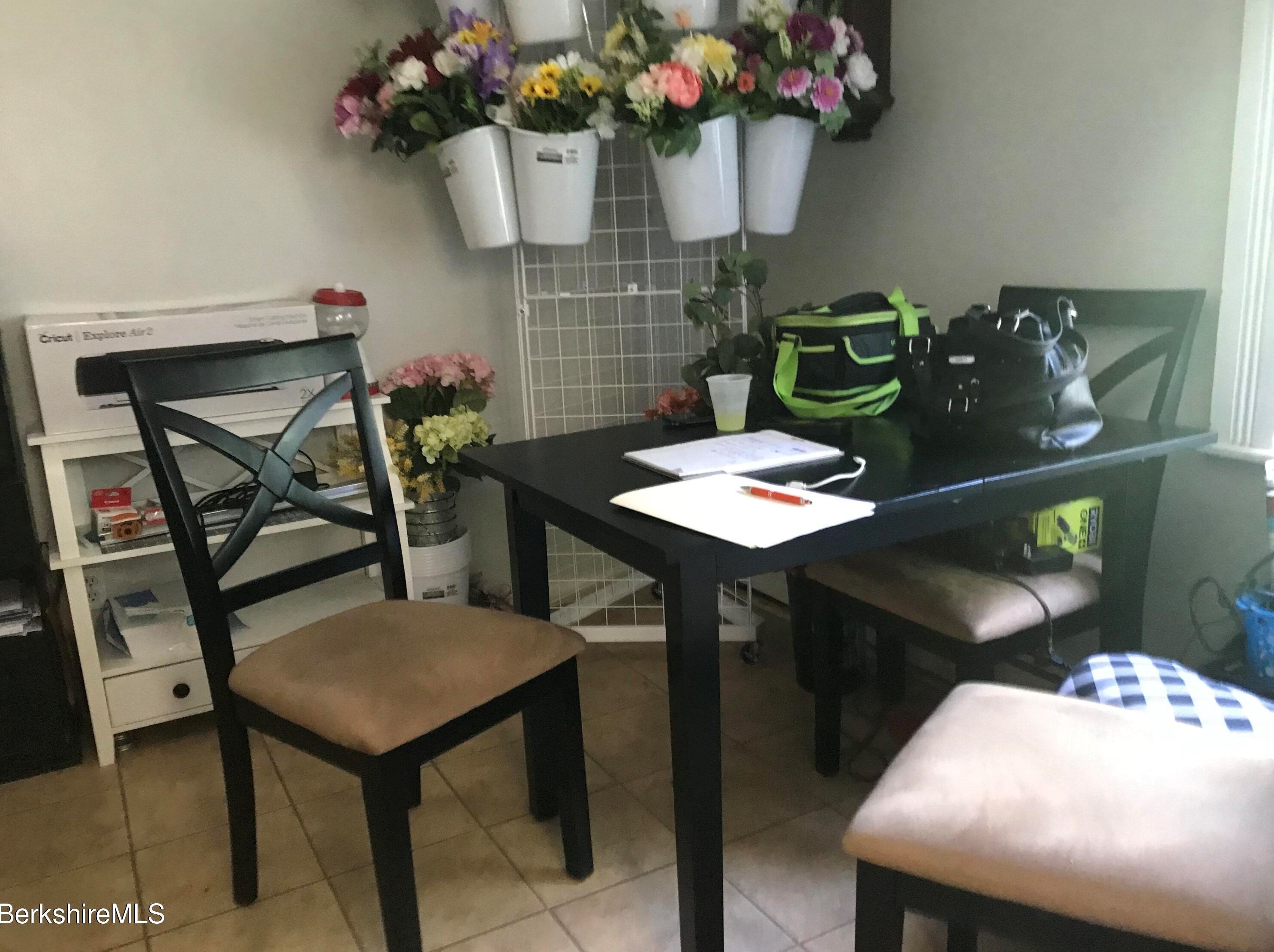 6 Miller St, Adams, MA 01220