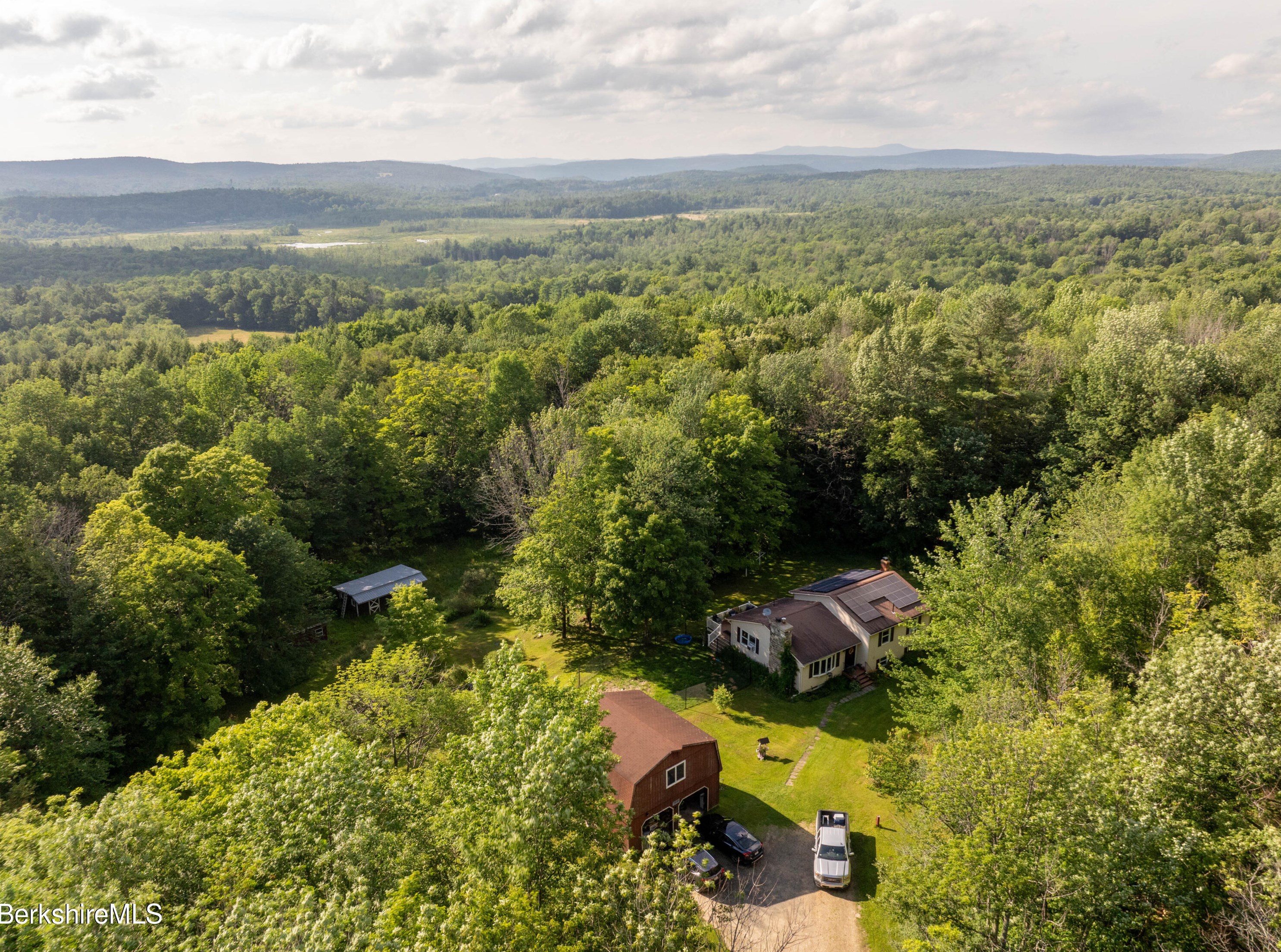 650 E Washington Rd, Peru, MA 01235