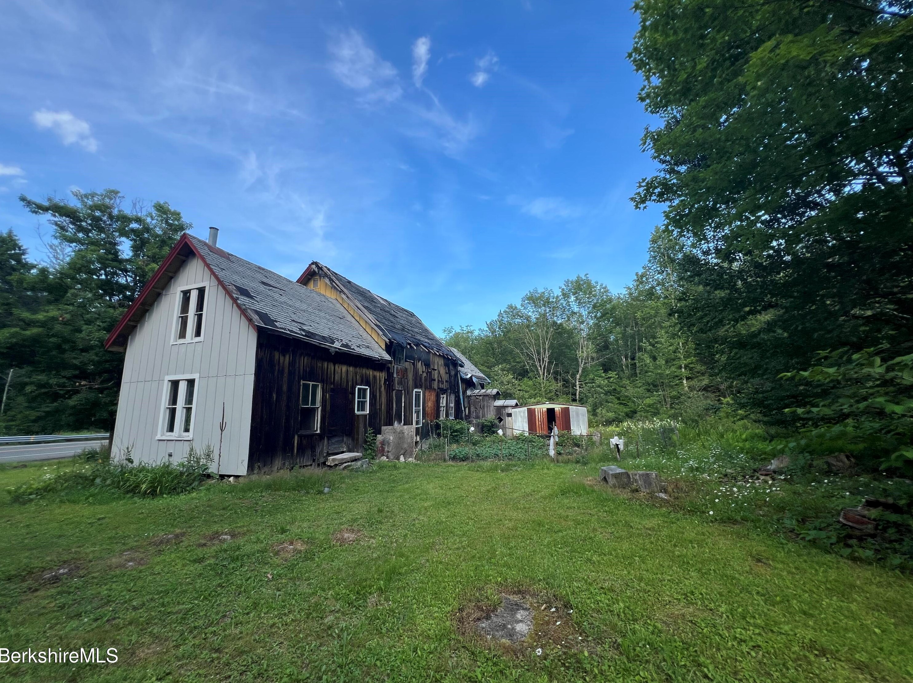 850 Chester Rd, Becket, MA 01223