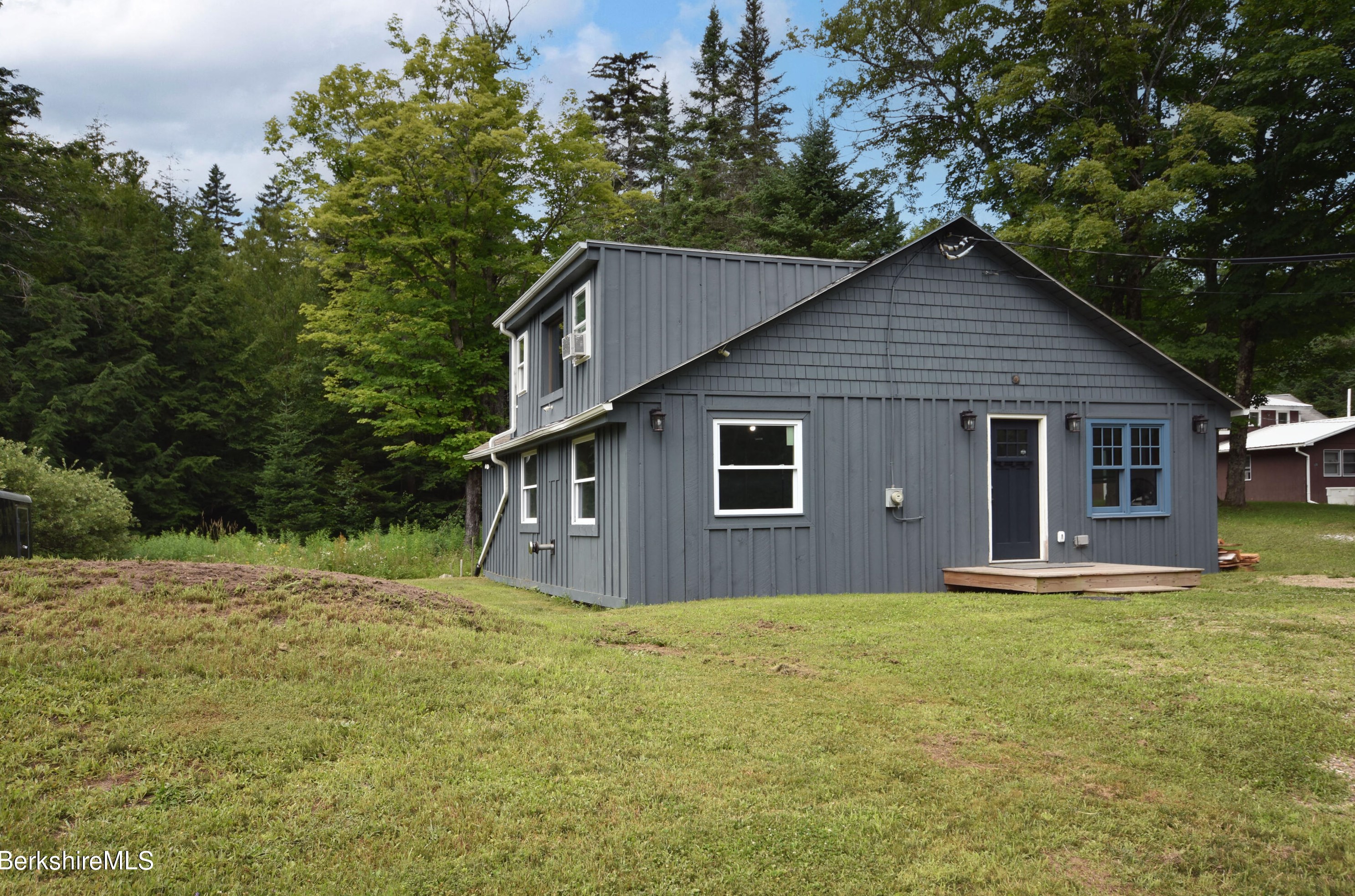 523 Center Rd, Savoy, MA 01256