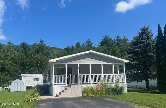 26 Seminole Dr, Clarksburg, MA 01247