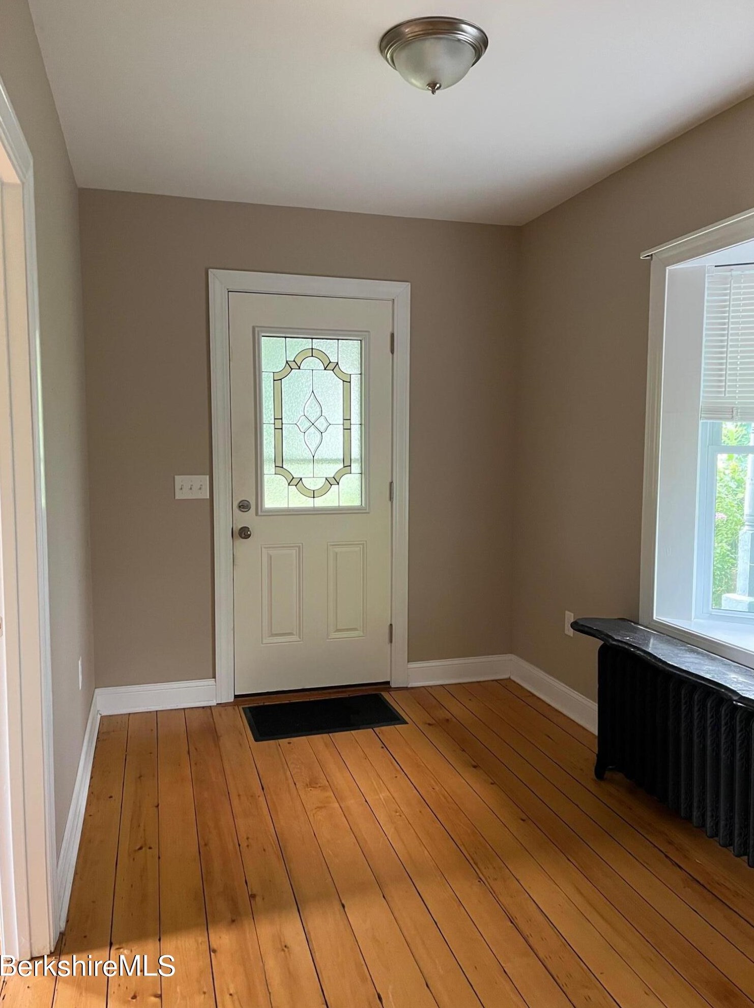 5 West St, Adams, MA 01220